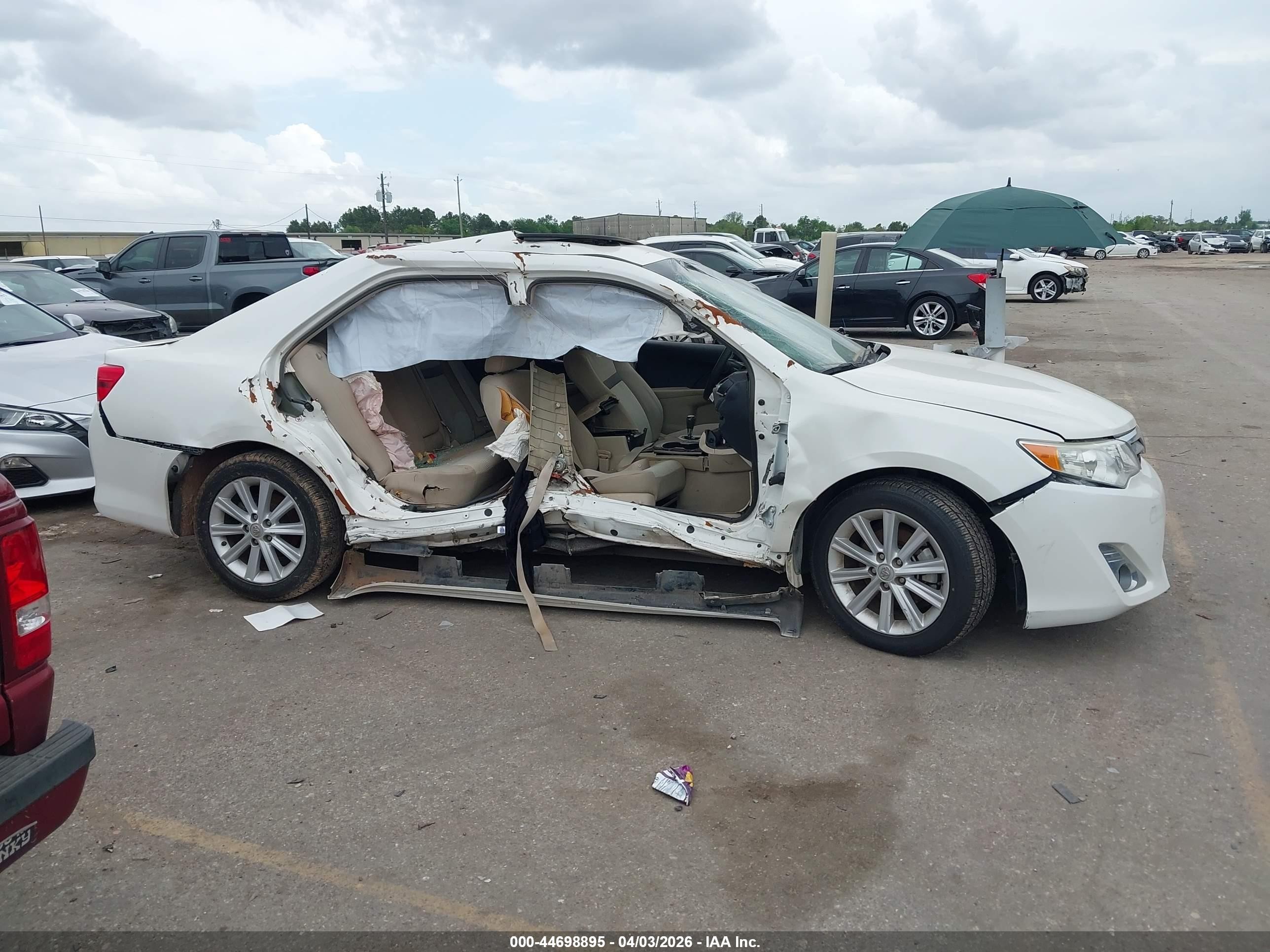 2014 Toyota Camry Xle White vin: 4T1BF1FK4EU409216