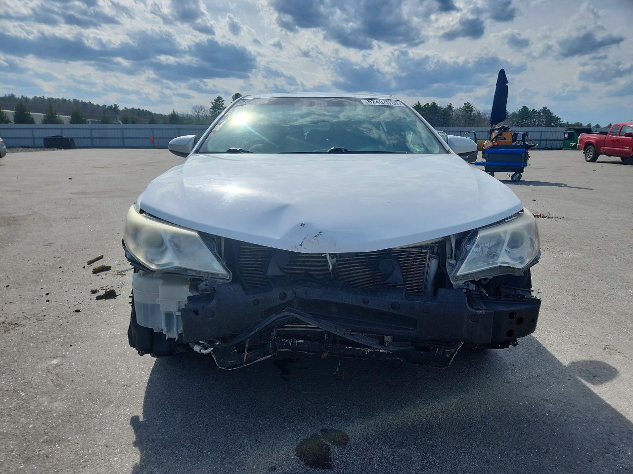 2014 Toyota Camry Le White vin: 4T1BF1FK4EU421060