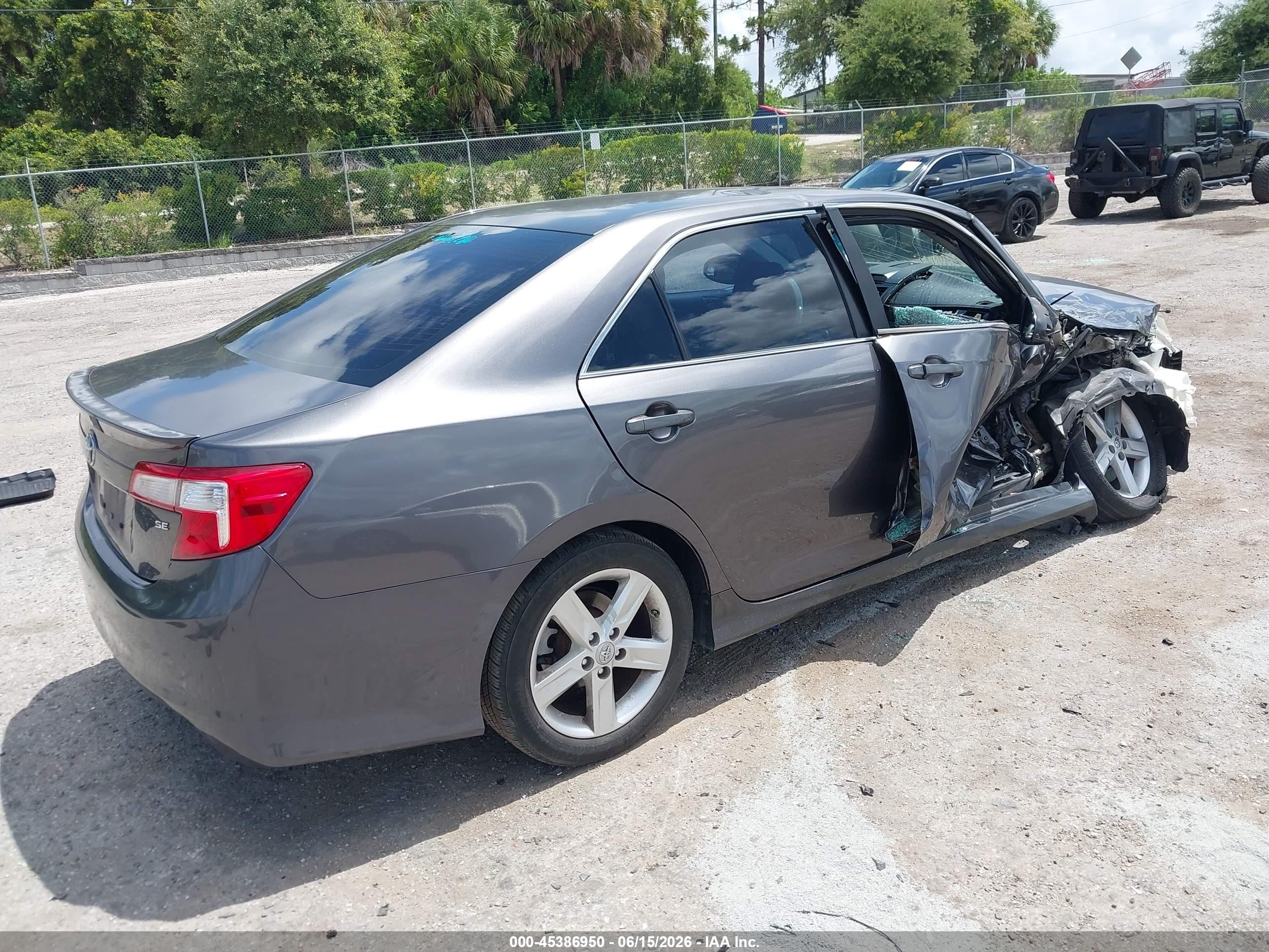 2014 Toyota Camry Se Gray vin: 4T1BF1FK4EU425206