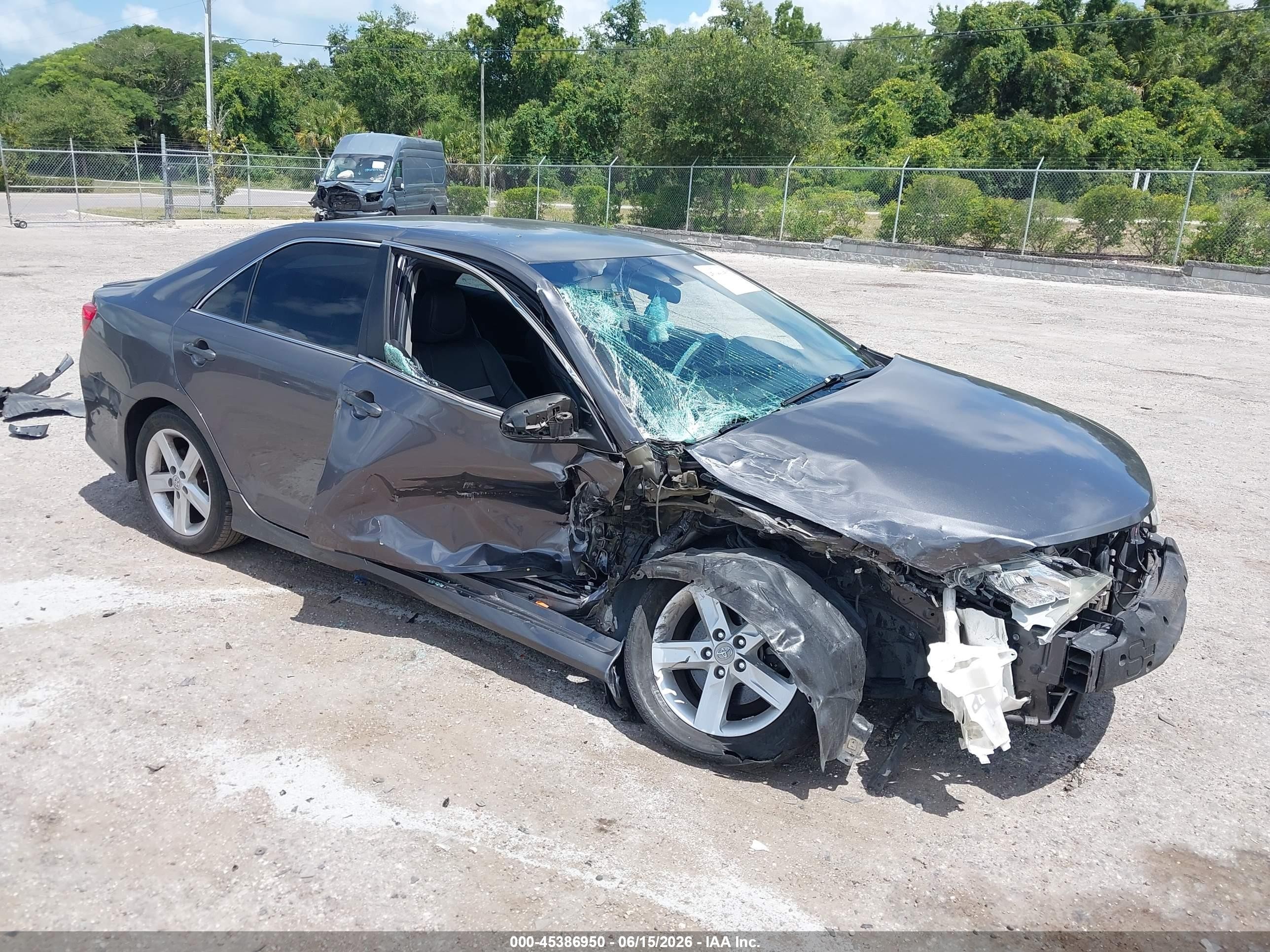 2014 Toyota Camry Se Gray vin: 4T1BF1FK4EU425206