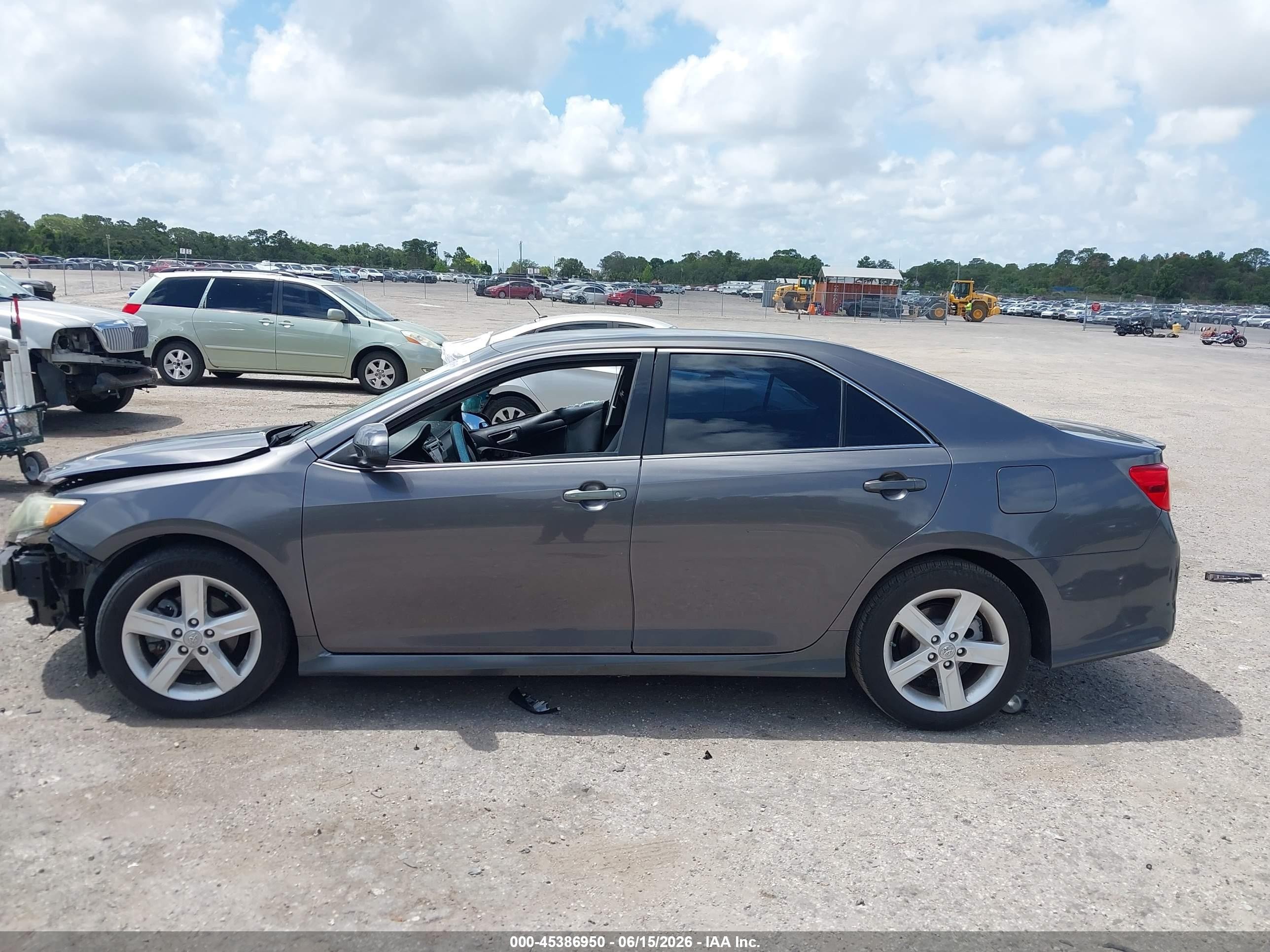2014 Toyota Camry Se Gray vin: 4T1BF1FK4EU425206