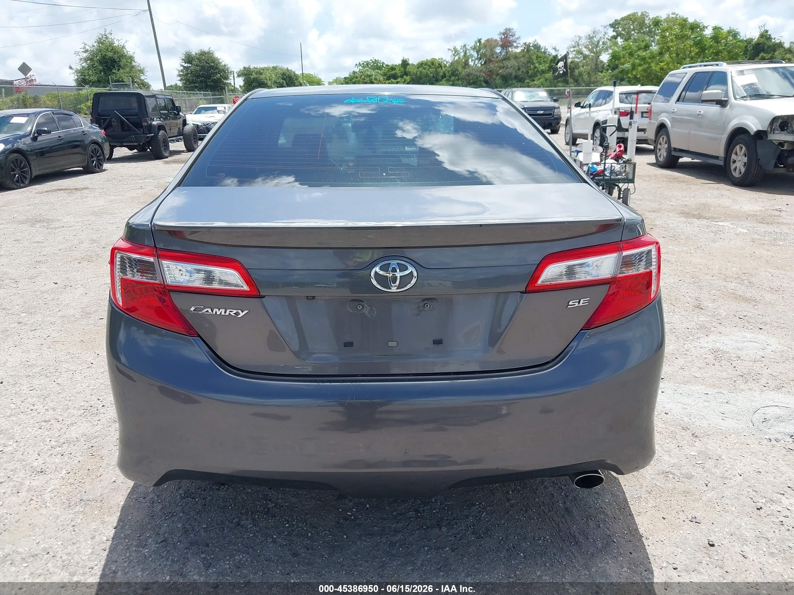 2014 Toyota Camry Se Gray vin: 4T1BF1FK4EU425206