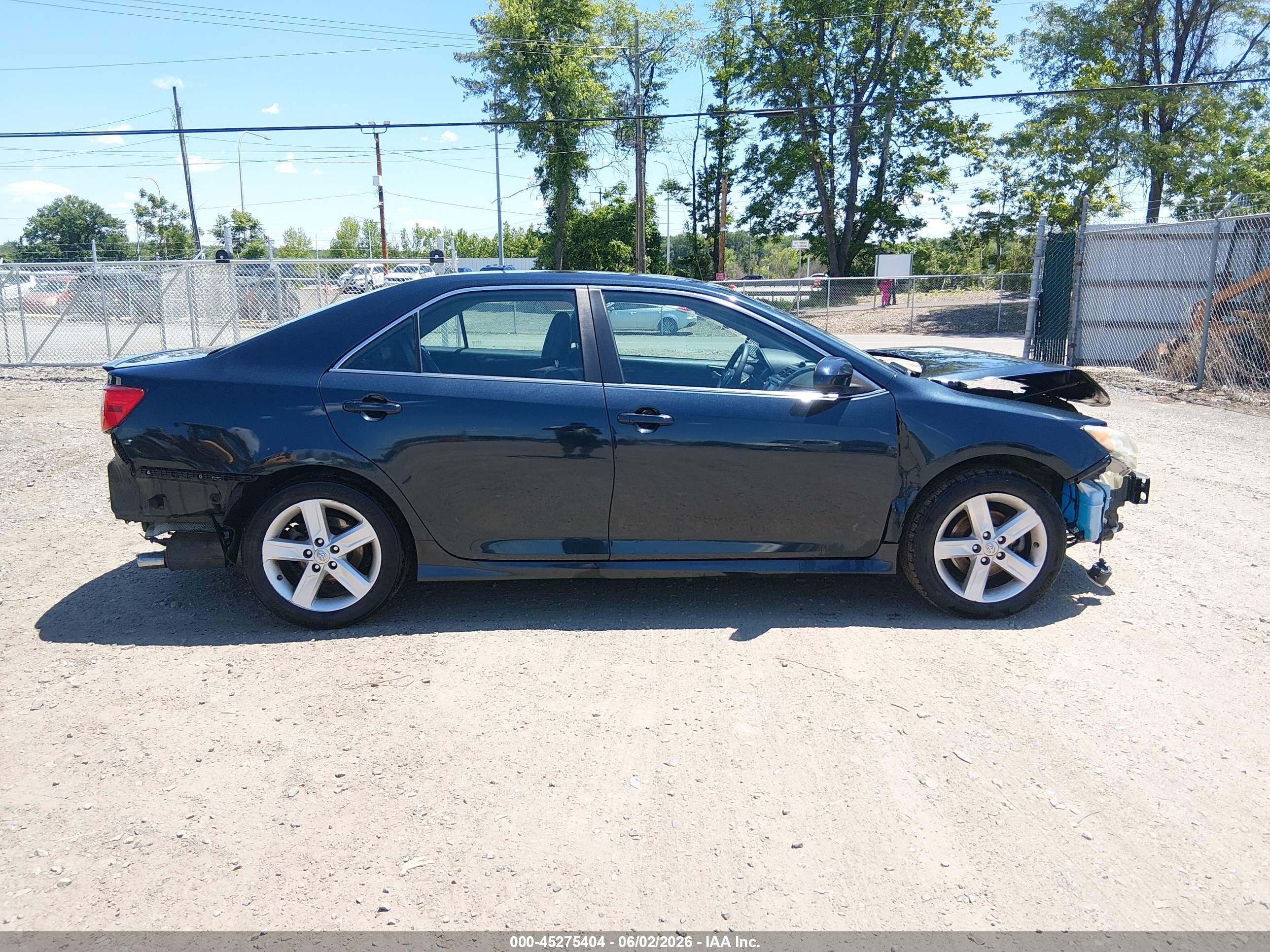 2014 Toyota Camry Se Blue vin: 4T1BF1FK4EU442457