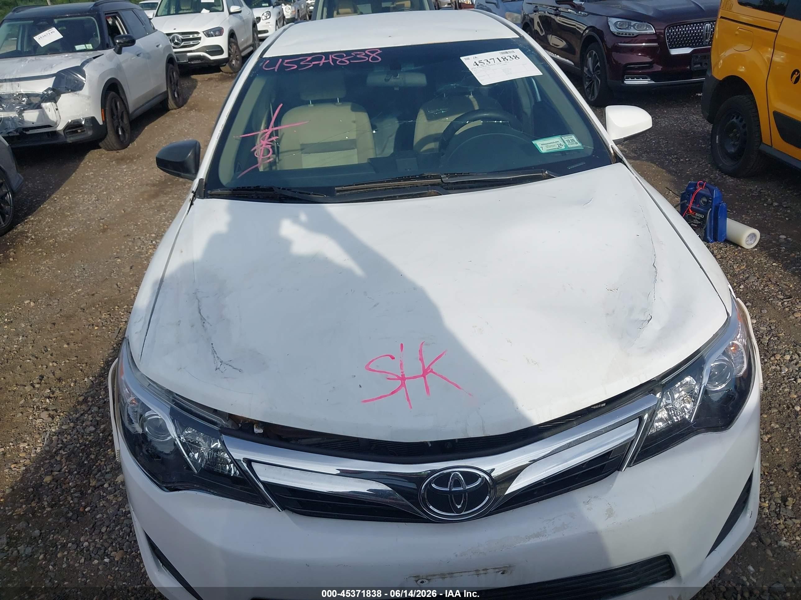 2014 Toyota Camry Le Белый vin: 4T1BF1FK4EU447691