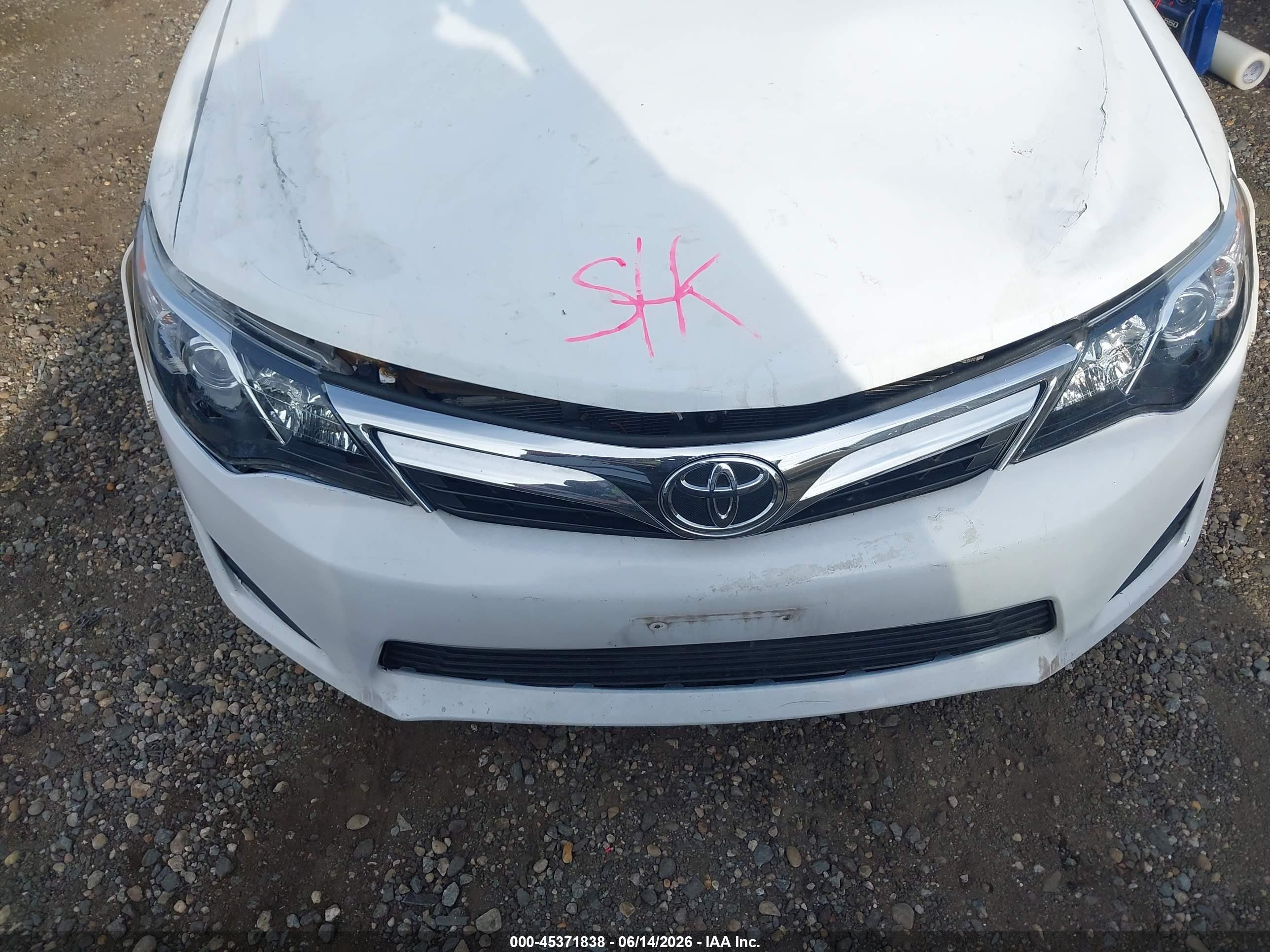 2014 Toyota Camry Le Белый vin: 4T1BF1FK4EU447691