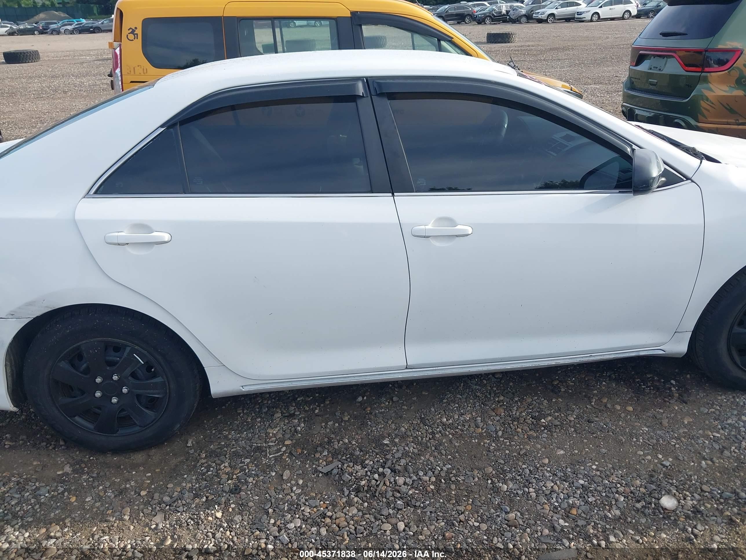 2014 Toyota Camry Le Белый vin: 4T1BF1FK4EU447691