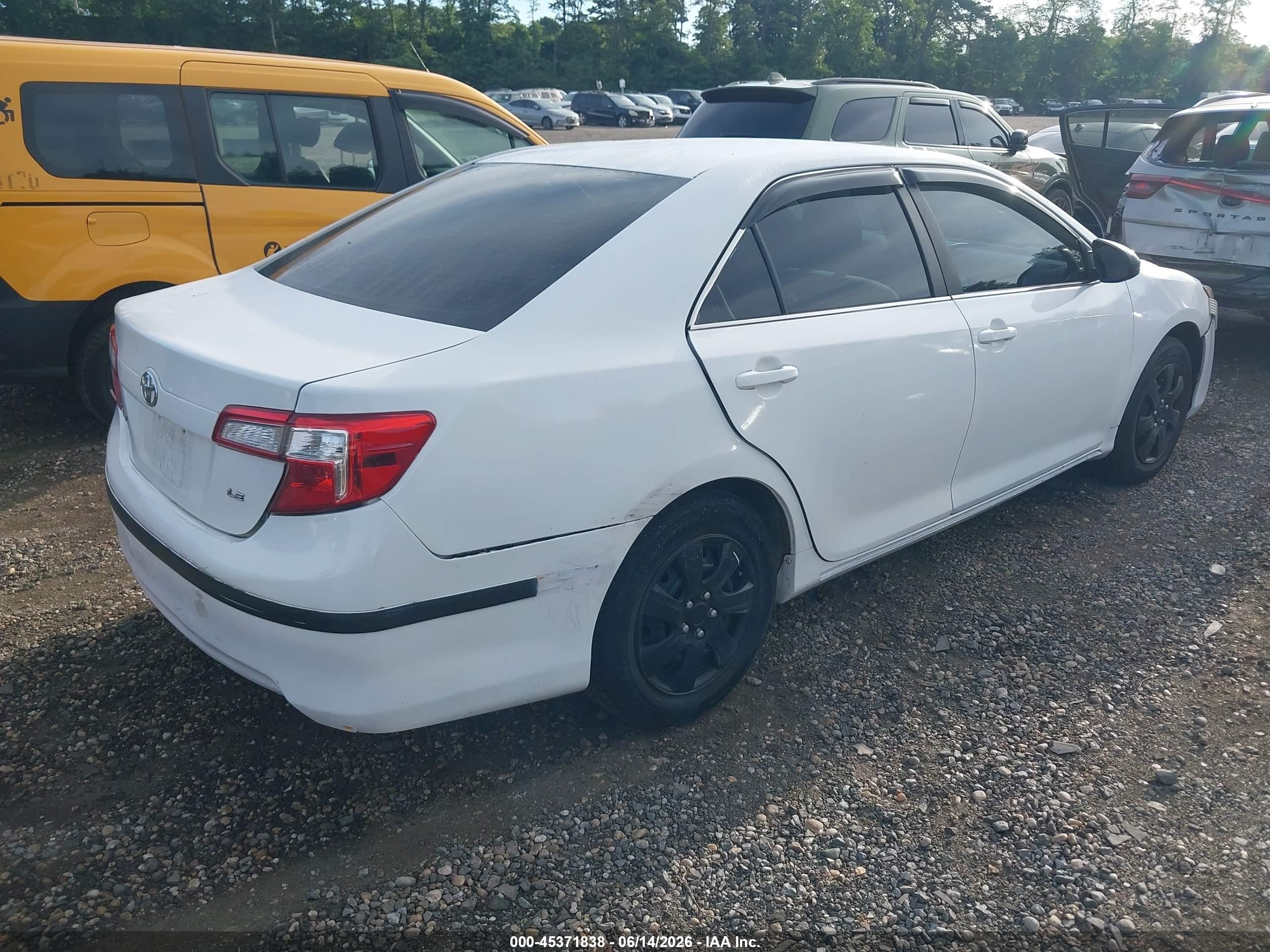 2014 Toyota Camry Le Белый vin: 4T1BF1FK4EU447691