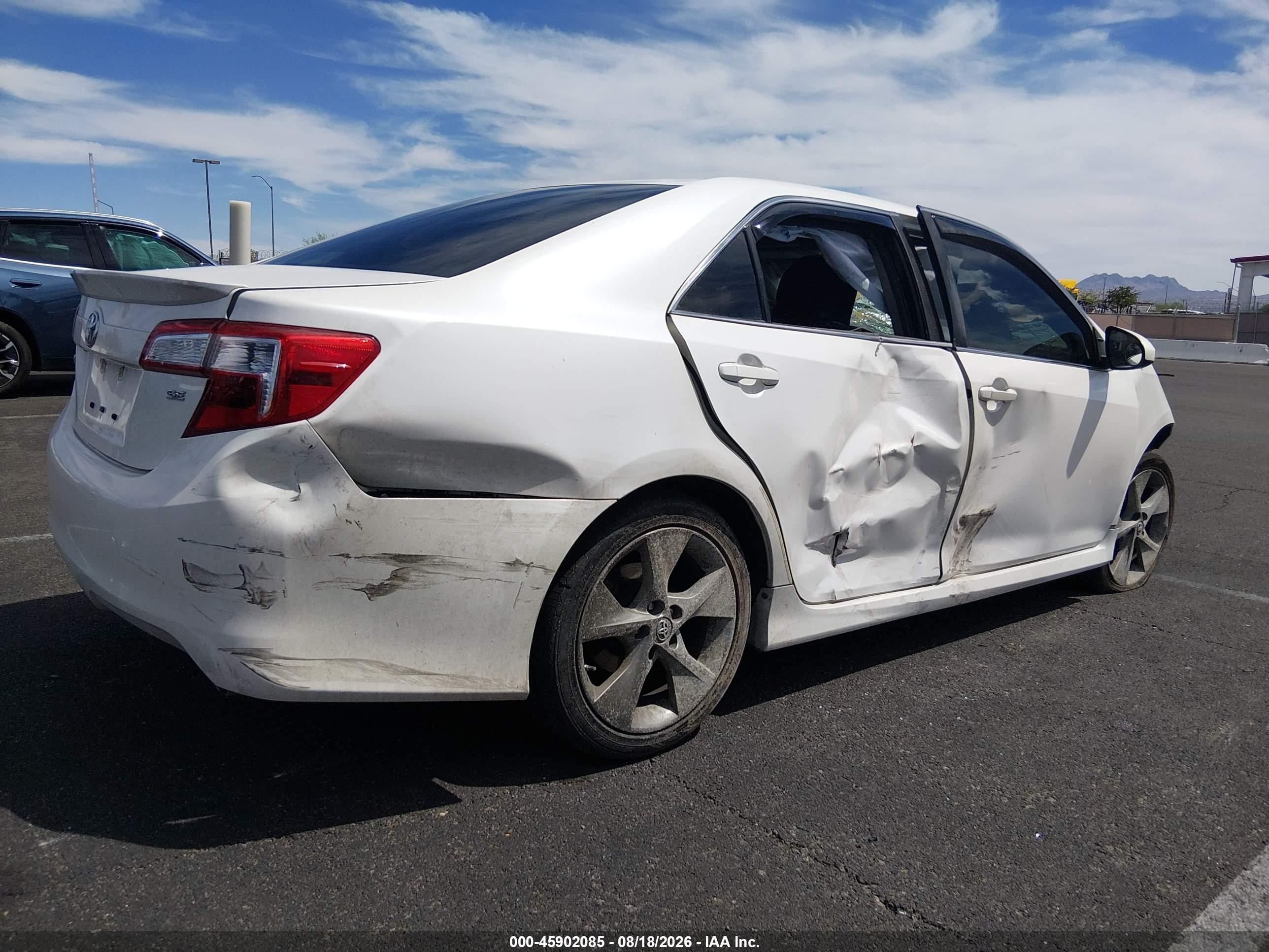 2014 Toyota Camry Se Sport White vin: 4T1BF1FK4EU453944