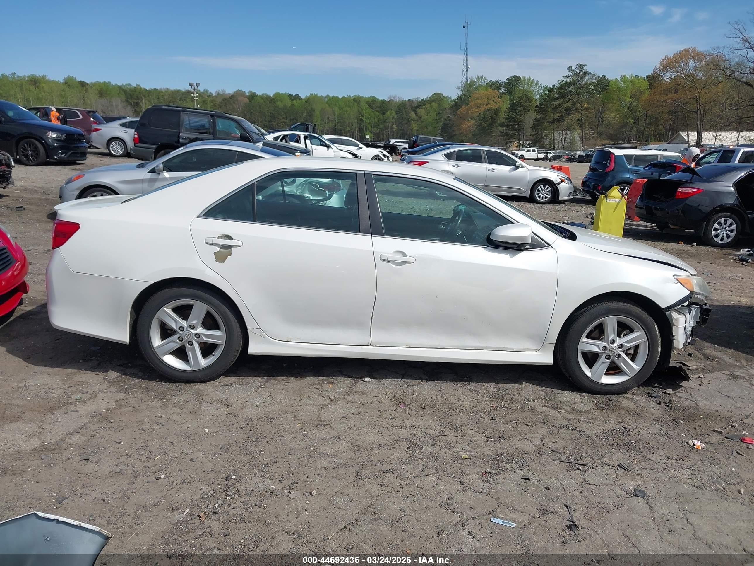 2014 Toyota Camry Se White vin: 4T1BF1FK4EU454723
