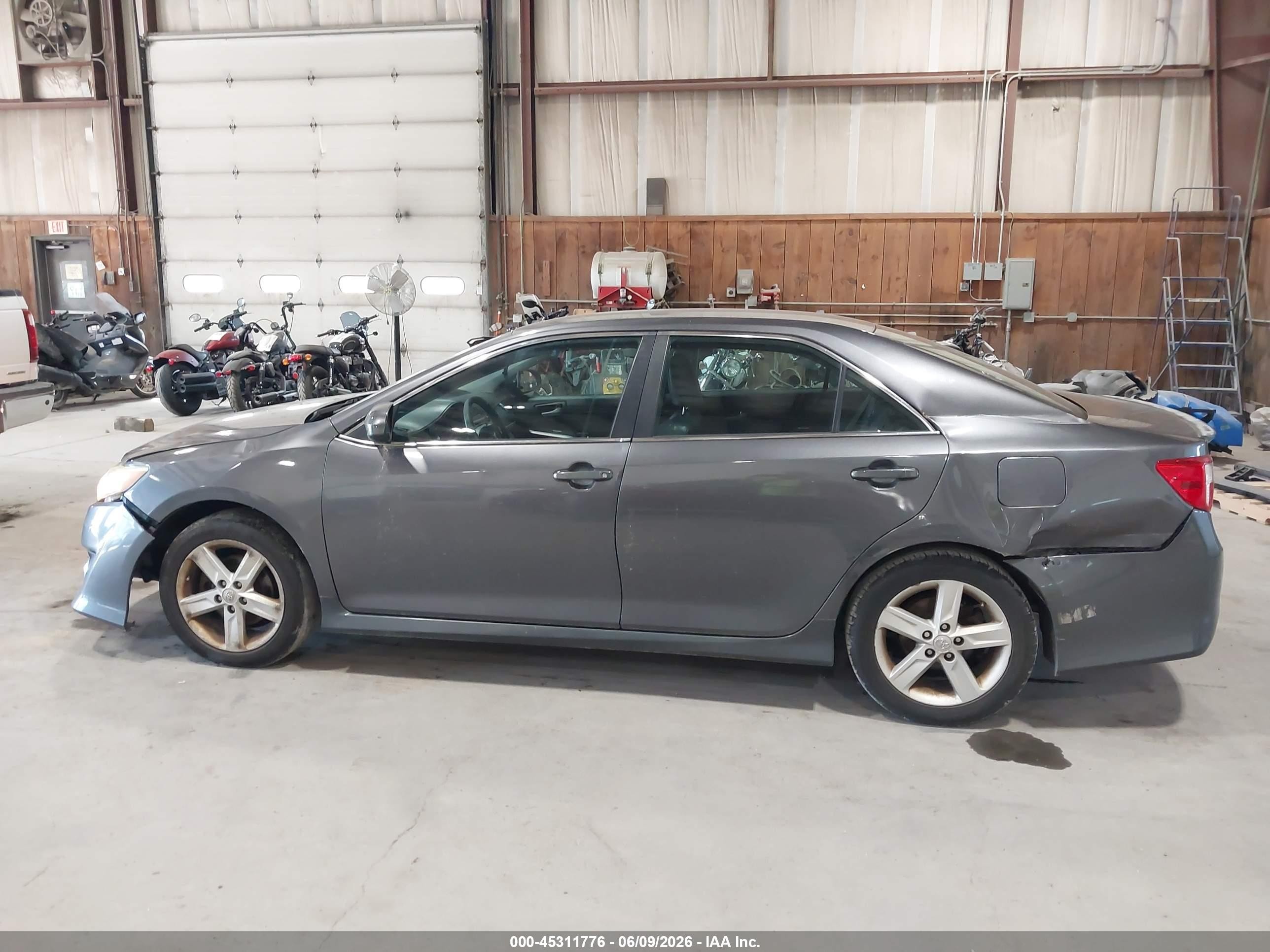 2014 Toyota Camry Se Gray vin: 4T1BF1FK4EU459078