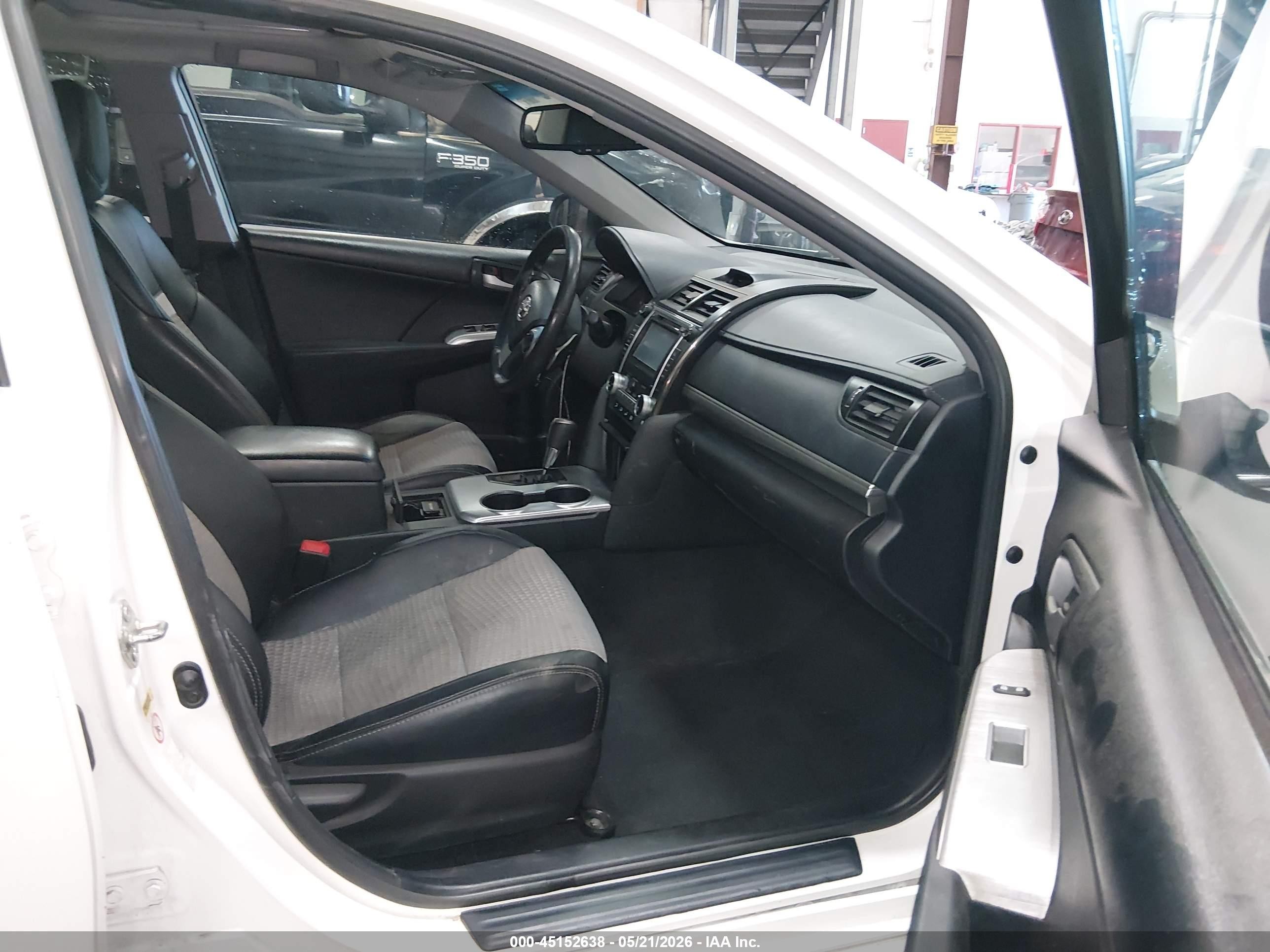 2014 Toyota Camry Se White vin: 4T1BF1FK4EU737638