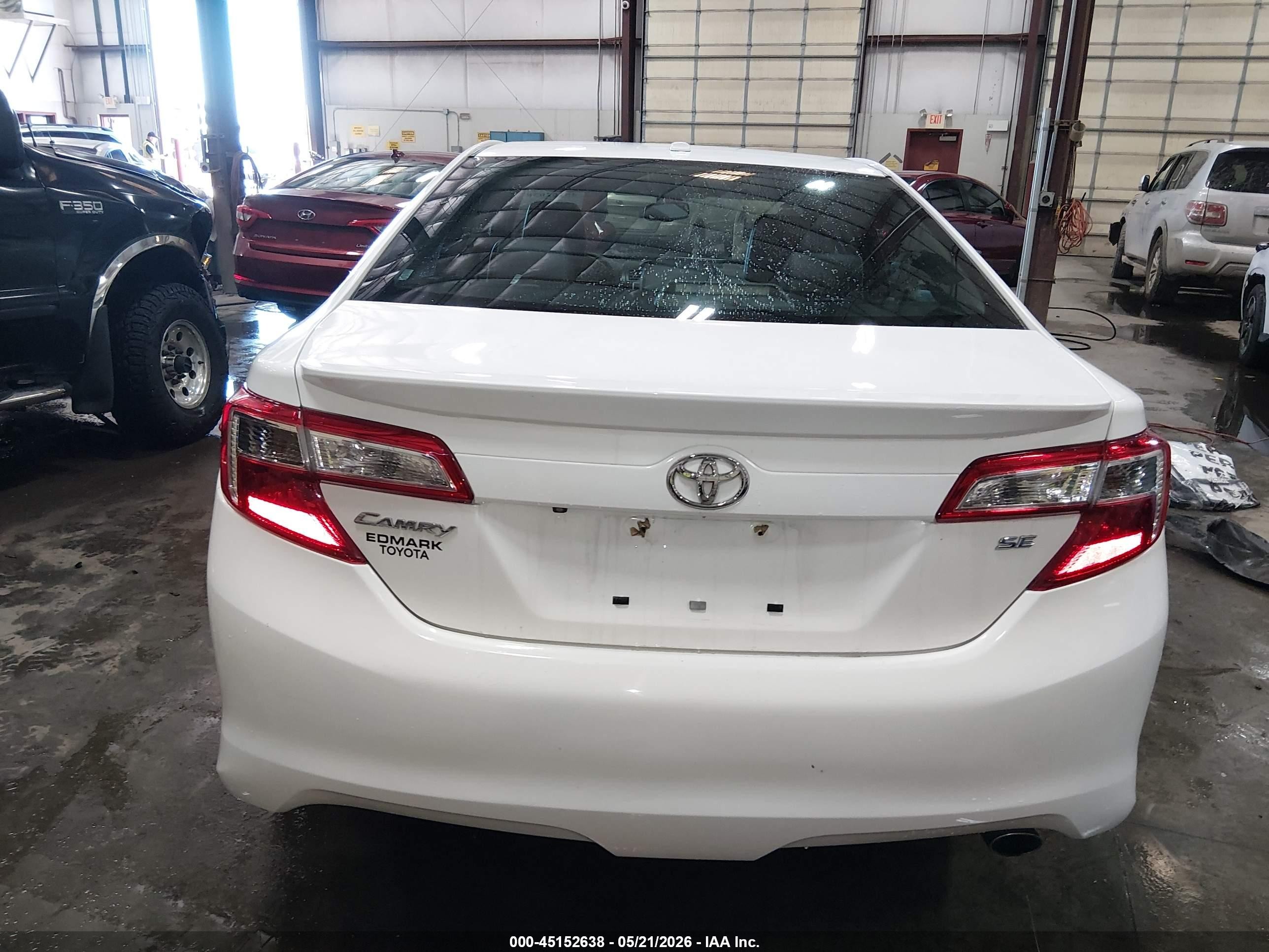 2014 Toyota Camry Se White vin: 4T1BF1FK4EU737638