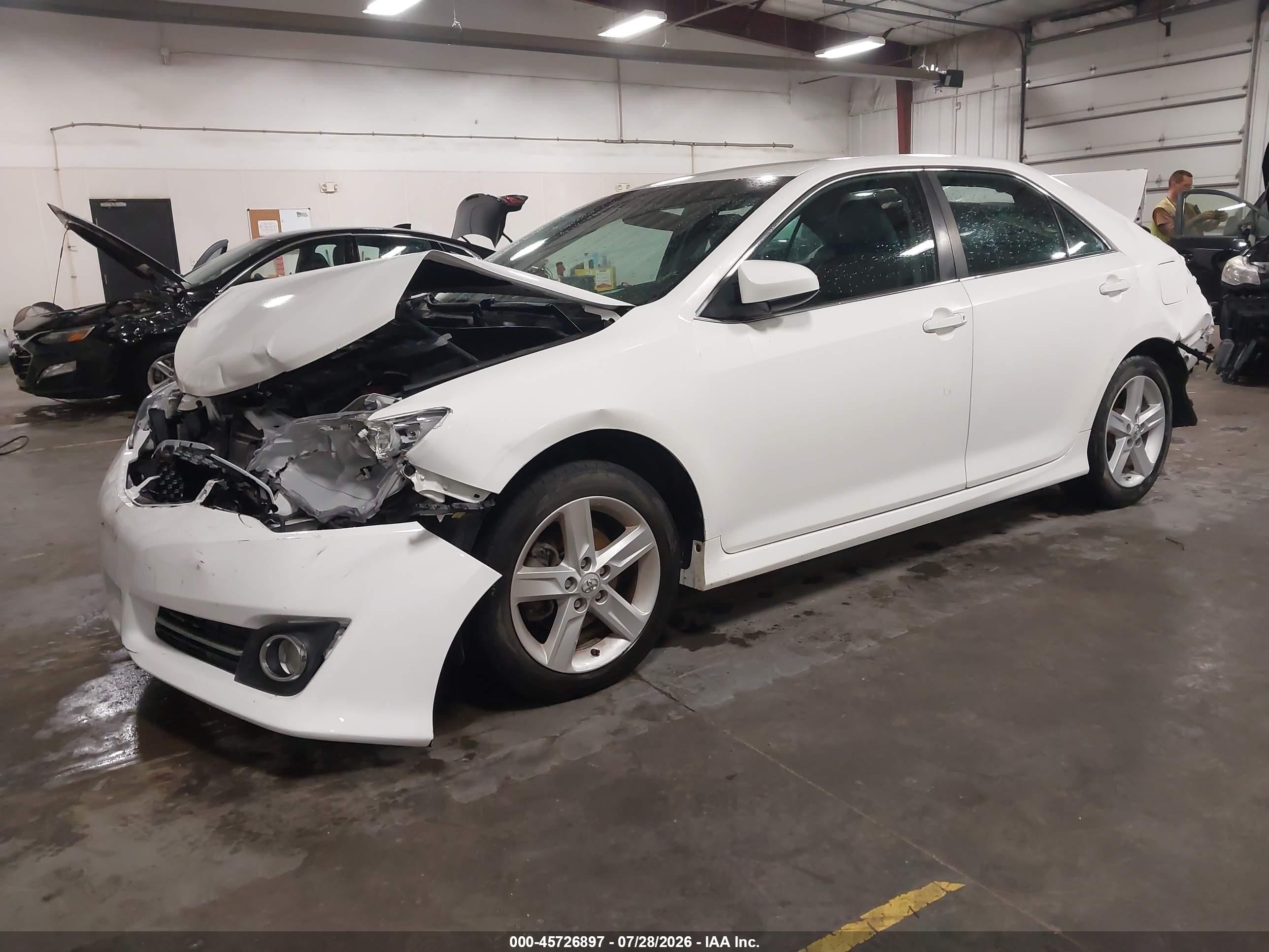 2014 Toyota Camry Se White vin: 4T1BF1FK4EU738241