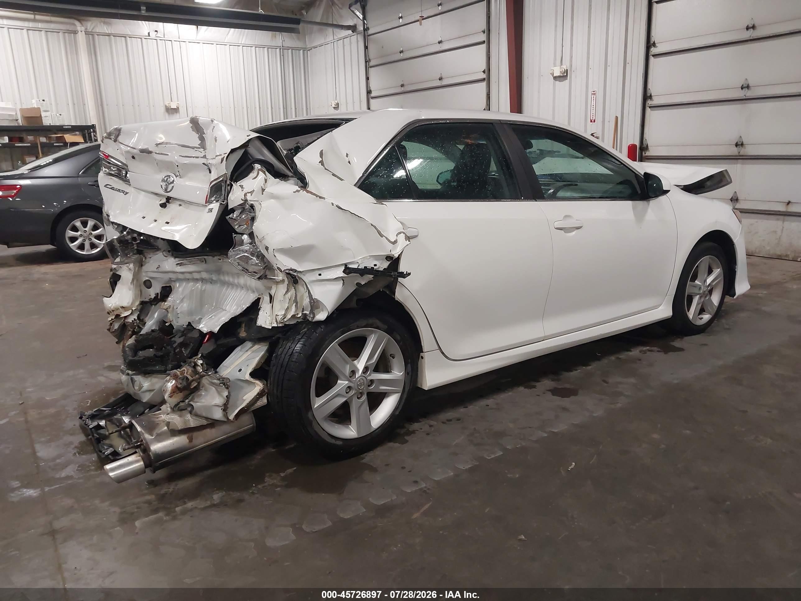 2014 Toyota Camry Se White vin: 4T1BF1FK4EU738241