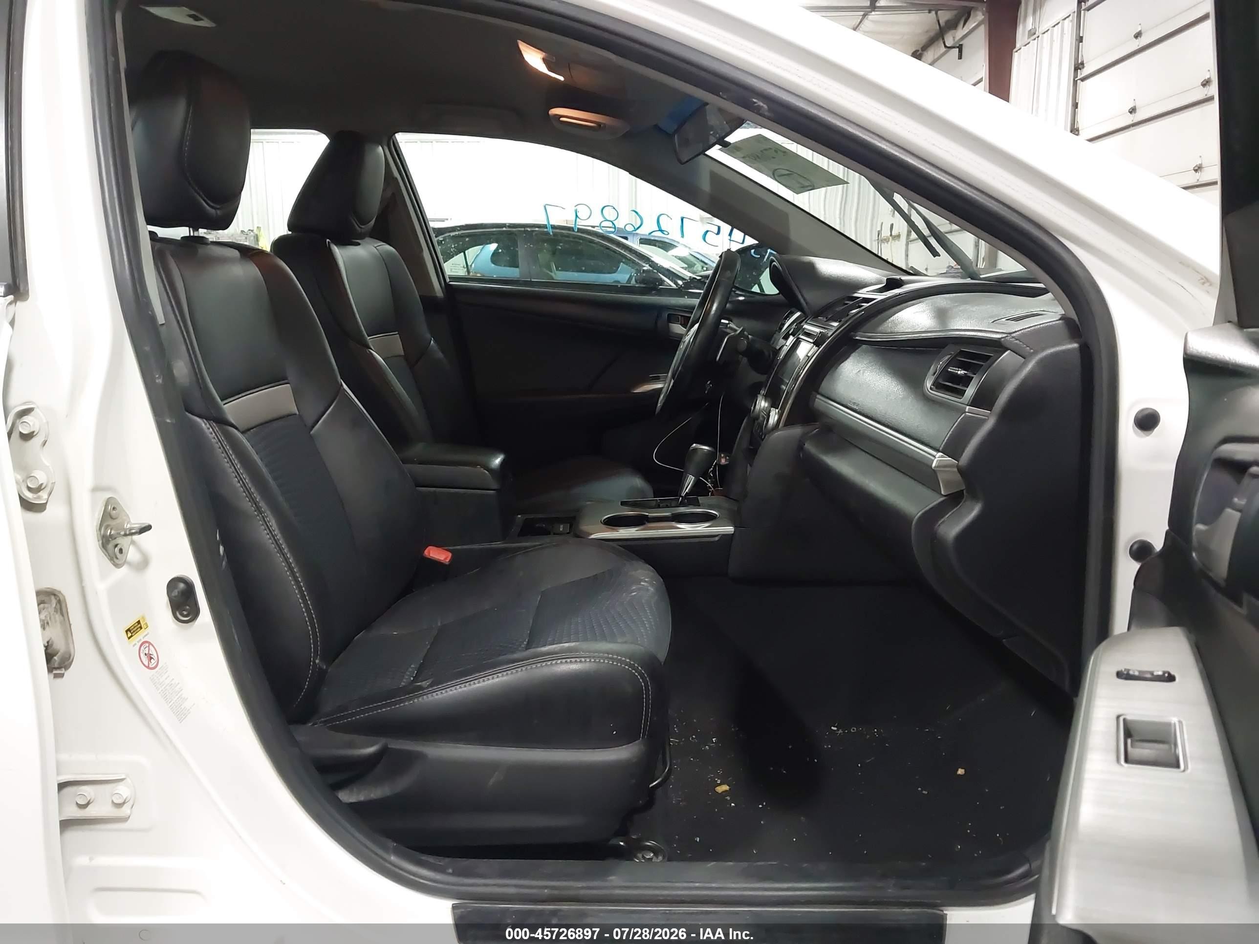 2014 Toyota Camry Se White vin: 4T1BF1FK4EU738241