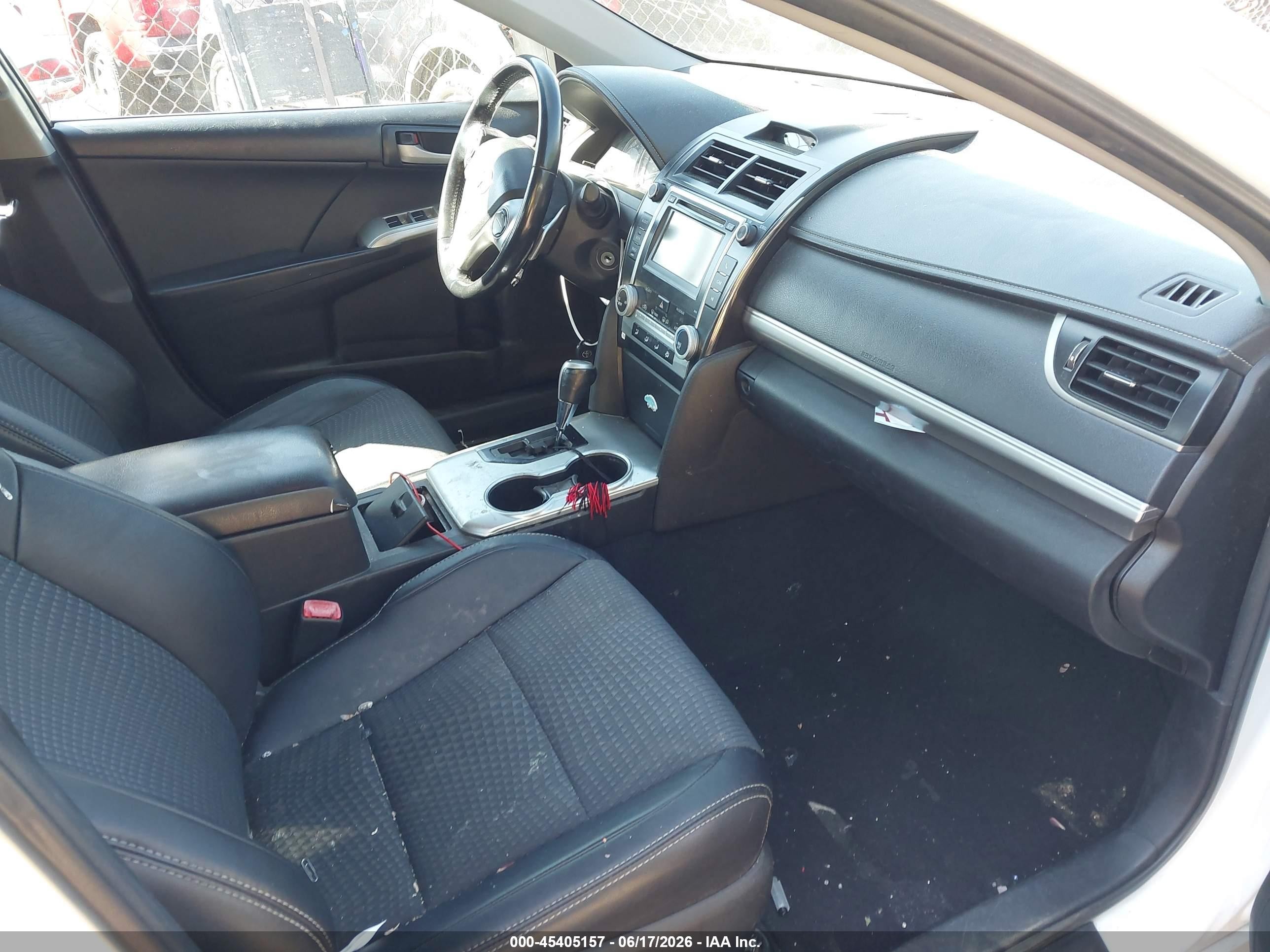 2014 Toyota Camry Se White vin: 4T1BF1FK4EU742192