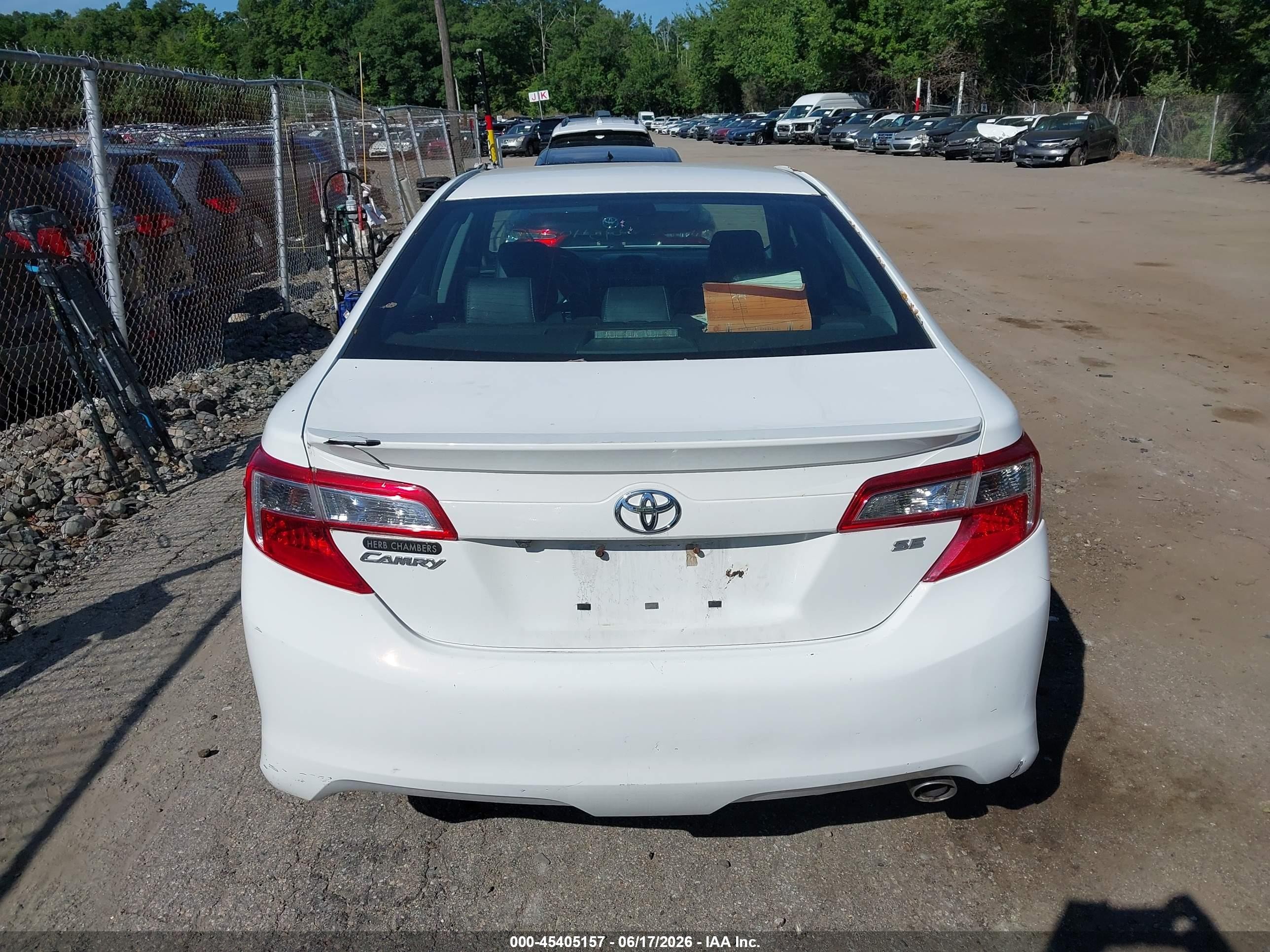 2014 Toyota Camry Se White vin: 4T1BF1FK4EU742192