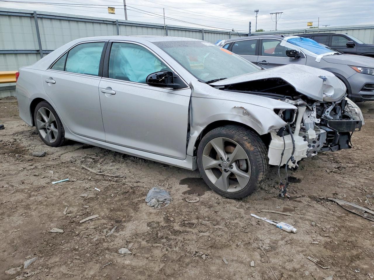 2014 Toyota Camry Se Sport Silver vin: 4T1BF1FK4EU742435