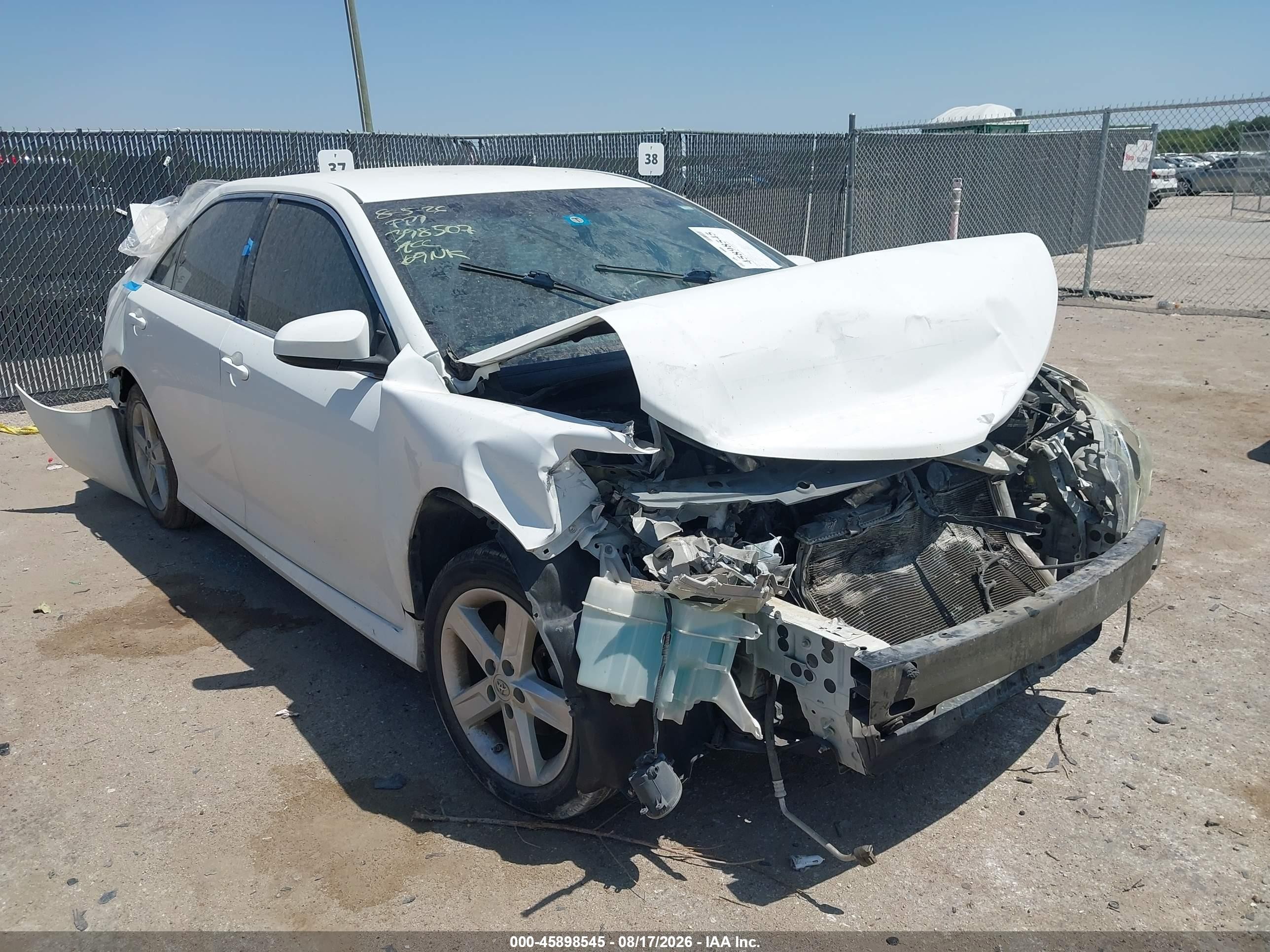 2014 Toyota Camry Se White vin: 4T1BF1FK4EU759672