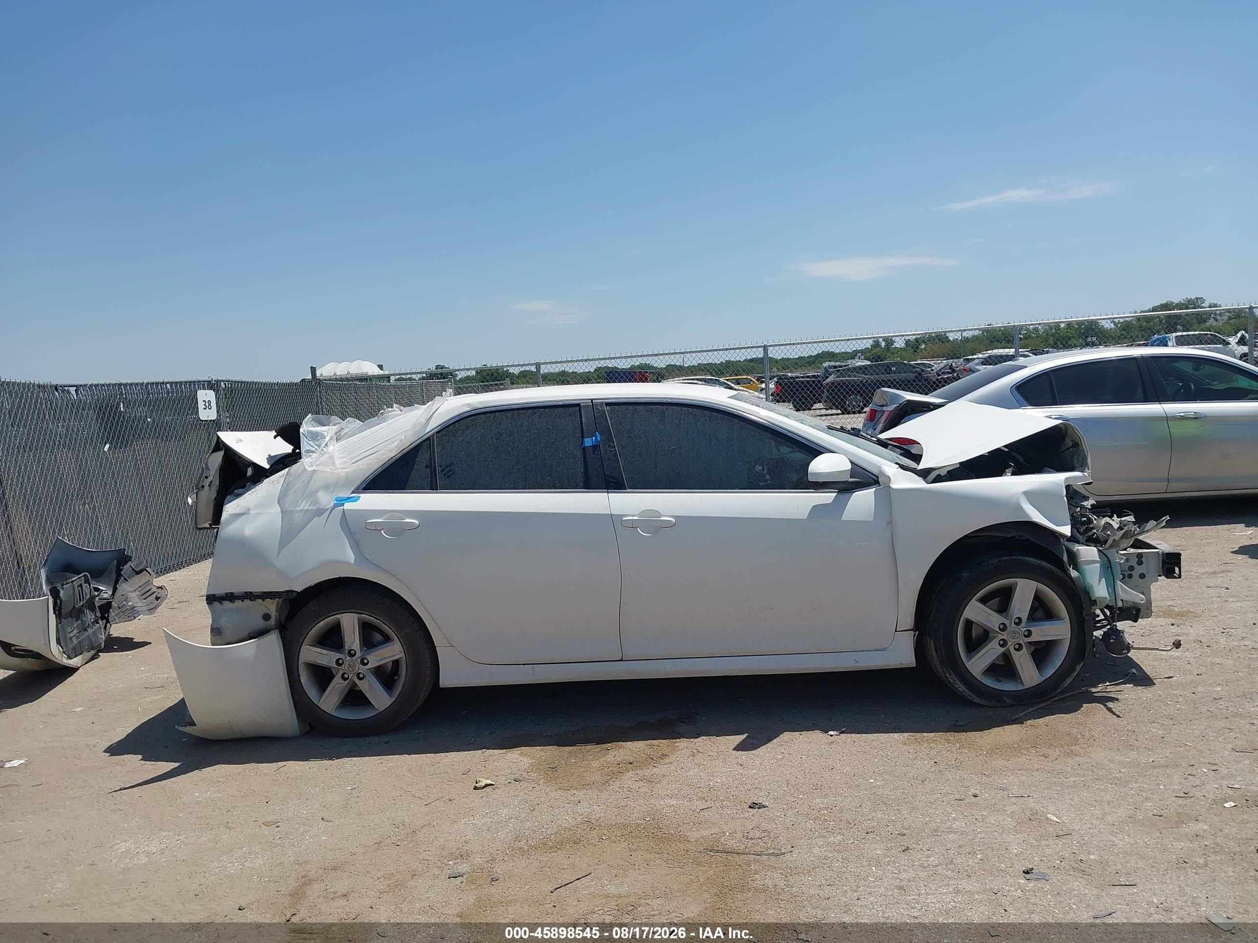 2014 Toyota Camry Se White vin: 4T1BF1FK4EU759672