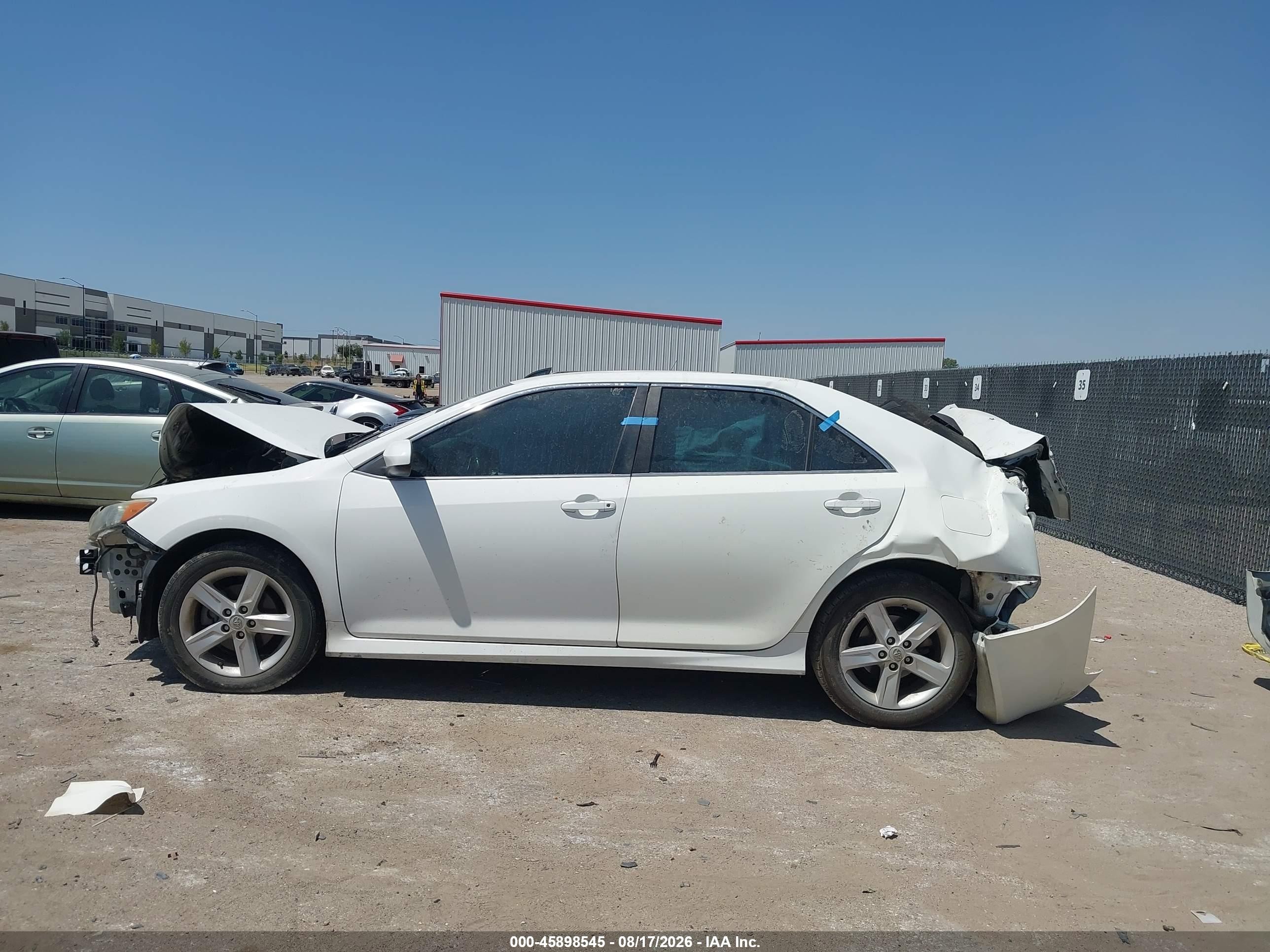 2014 Toyota Camry Se White vin: 4T1BF1FK4EU759672