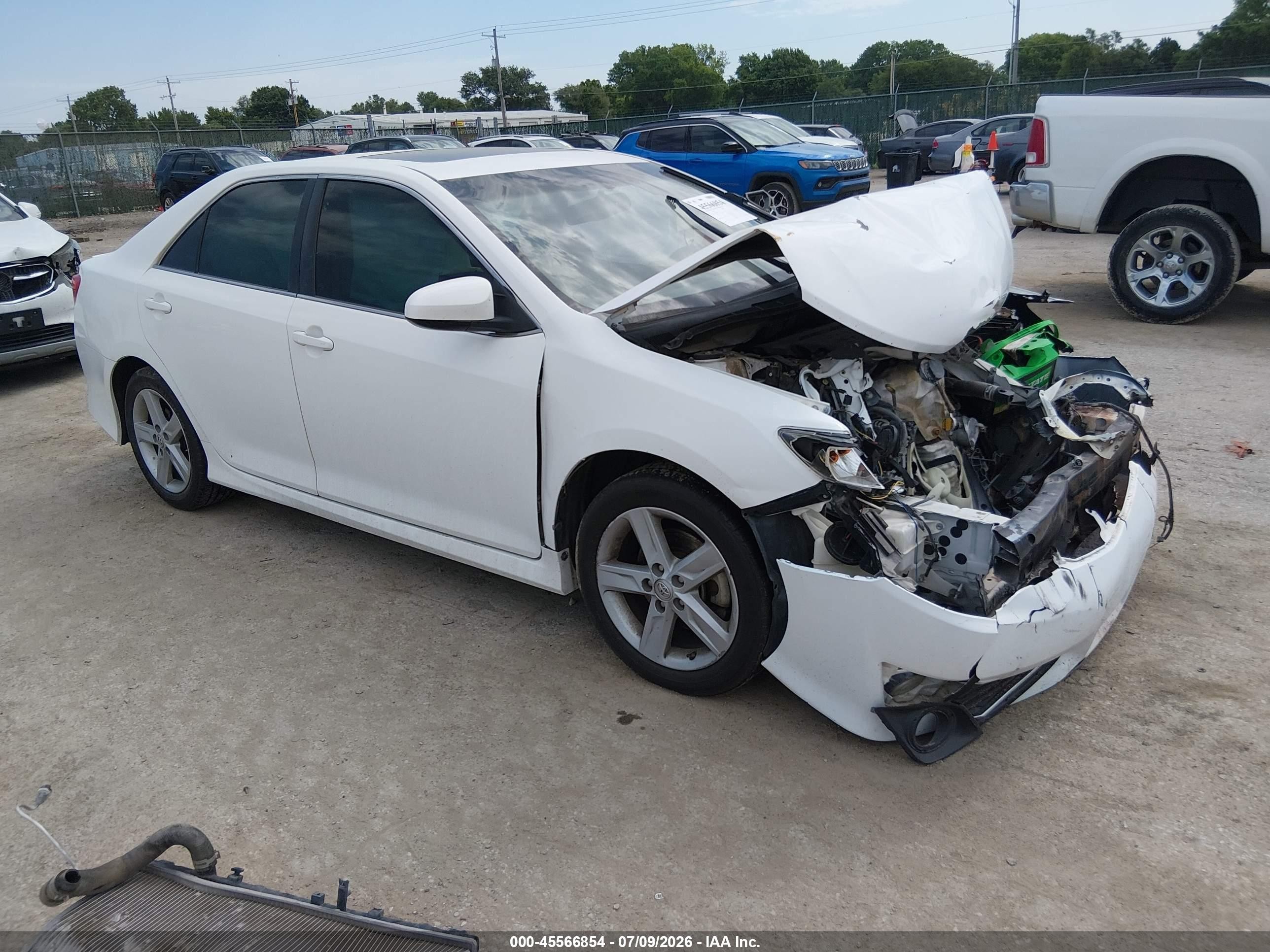 2014 Toyota Camry Se White vin: 4T1BF1FK4EU760272