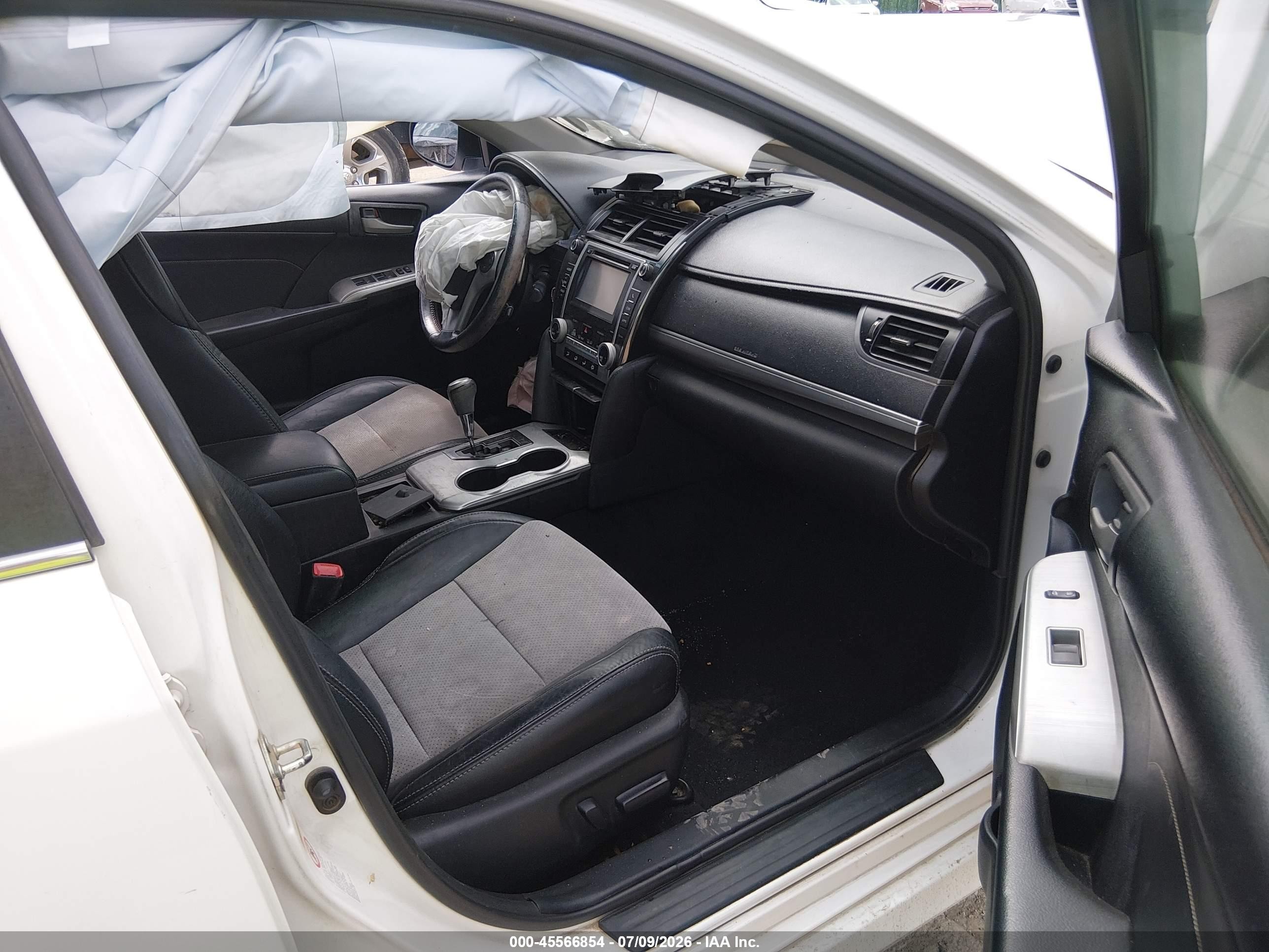 2014 Toyota Camry Se White vin: 4T1BF1FK4EU760272
