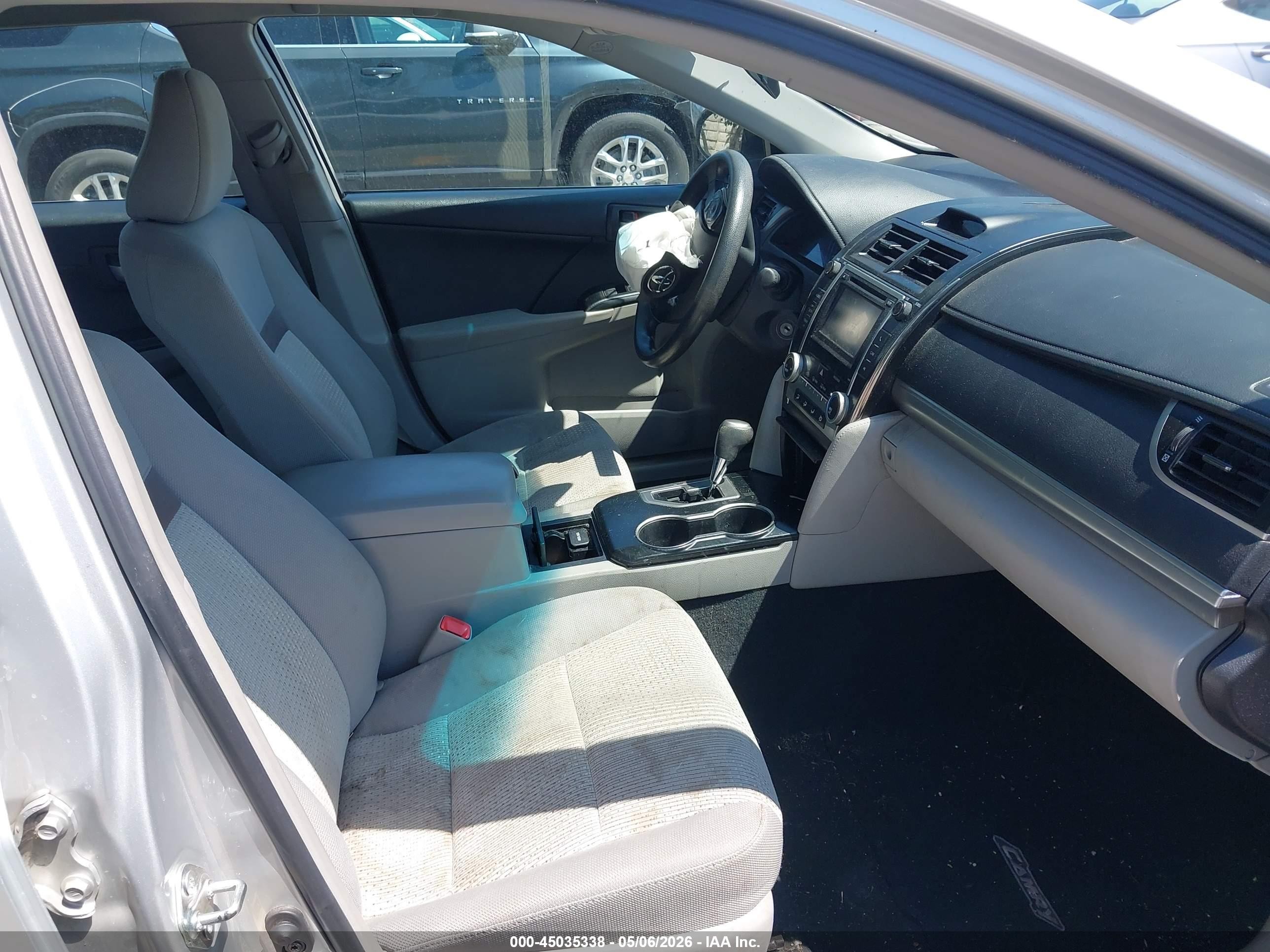 2014 Toyota Camry Le Silver vin: 4T1BF1FK4EU770655