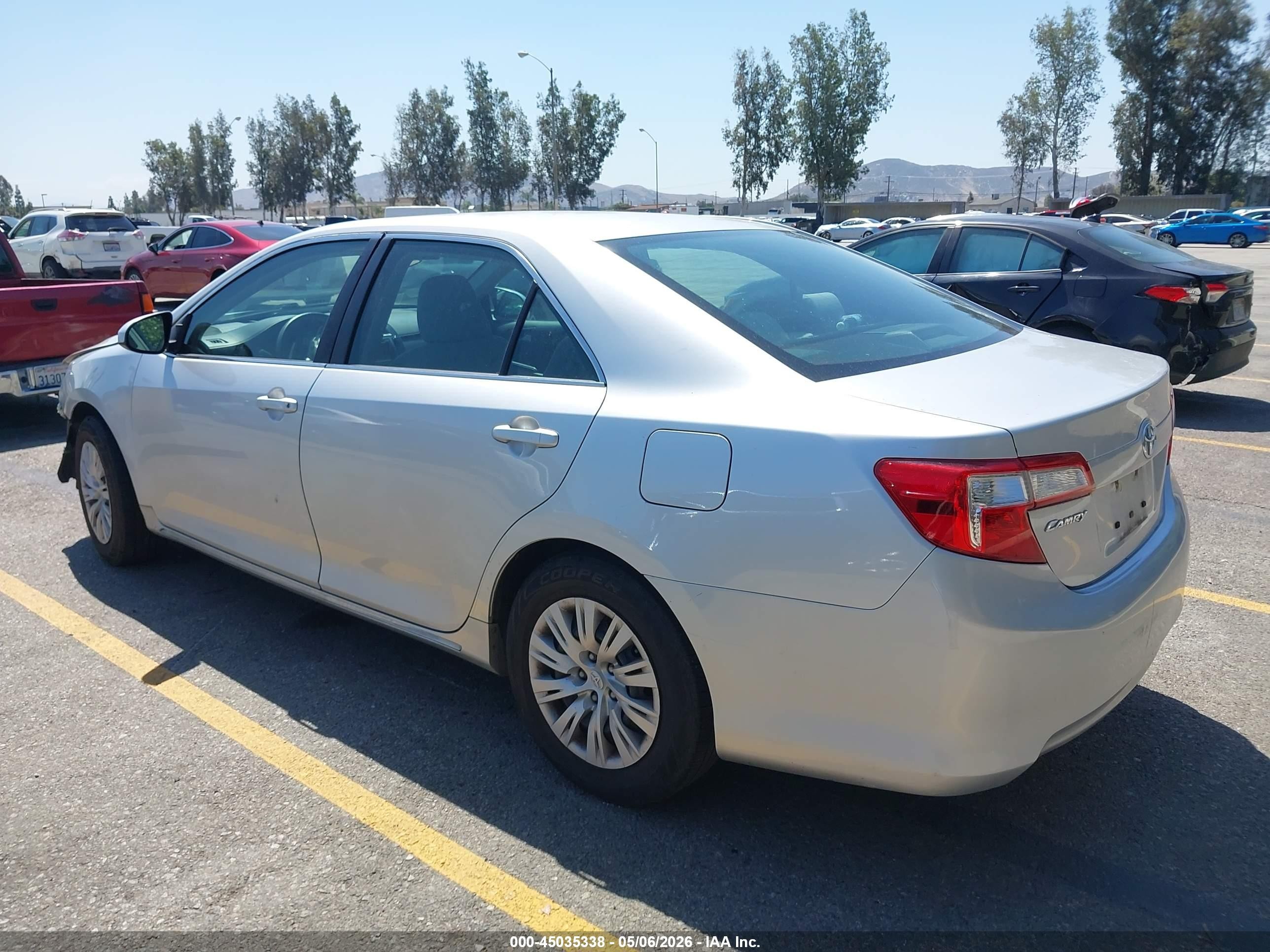 2014 Toyota Camry Le Silver vin: 4T1BF1FK4EU770655