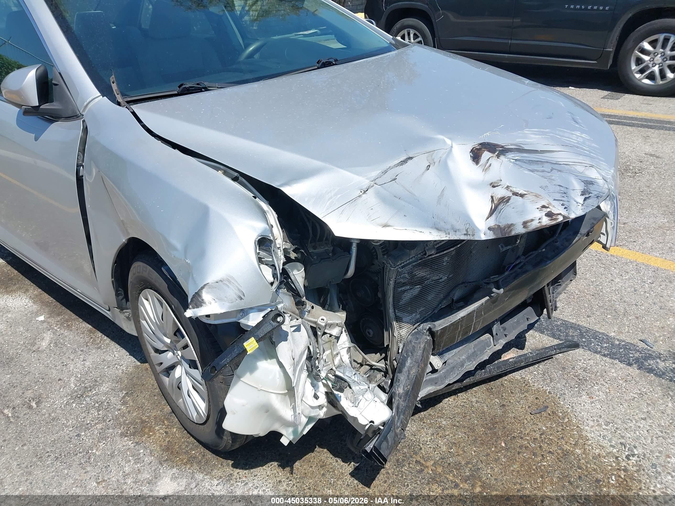 2014 Toyota Camry Le Silver vin: 4T1BF1FK4EU770655