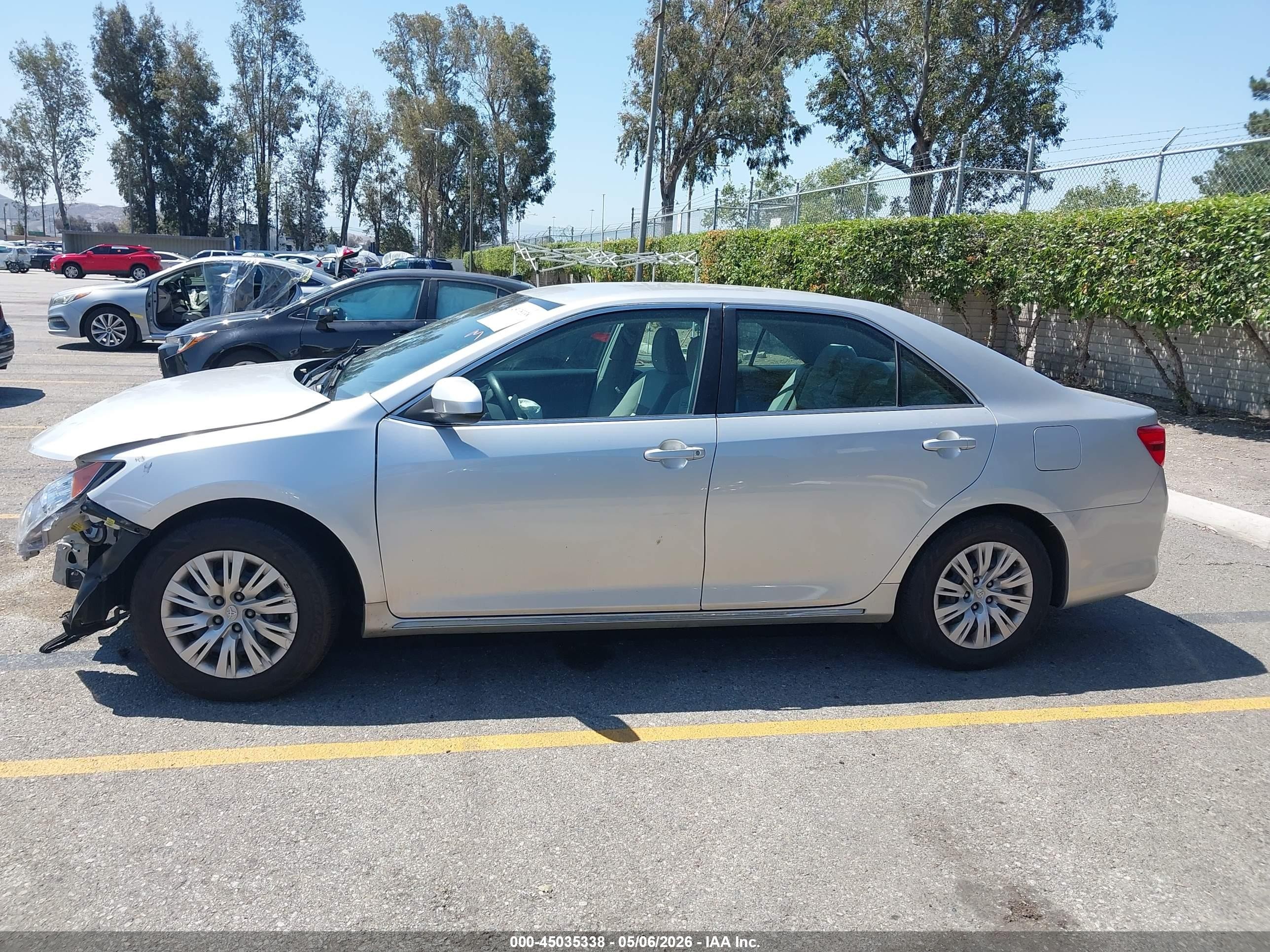 2014 Toyota Camry Le Silver vin: 4T1BF1FK4EU770655