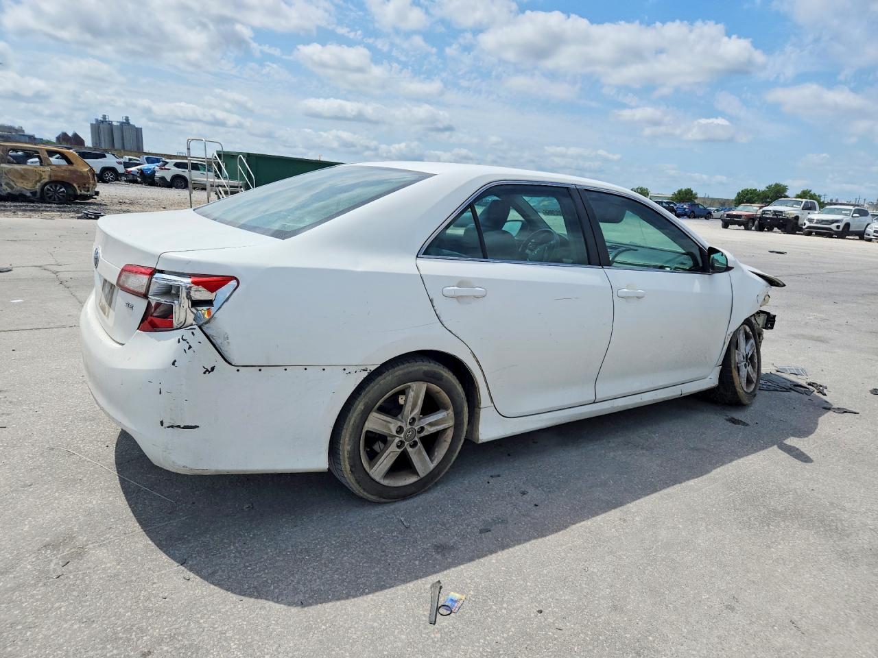 2014 Toyota Camry Se White vin: 4T1BF1FK4EU792770