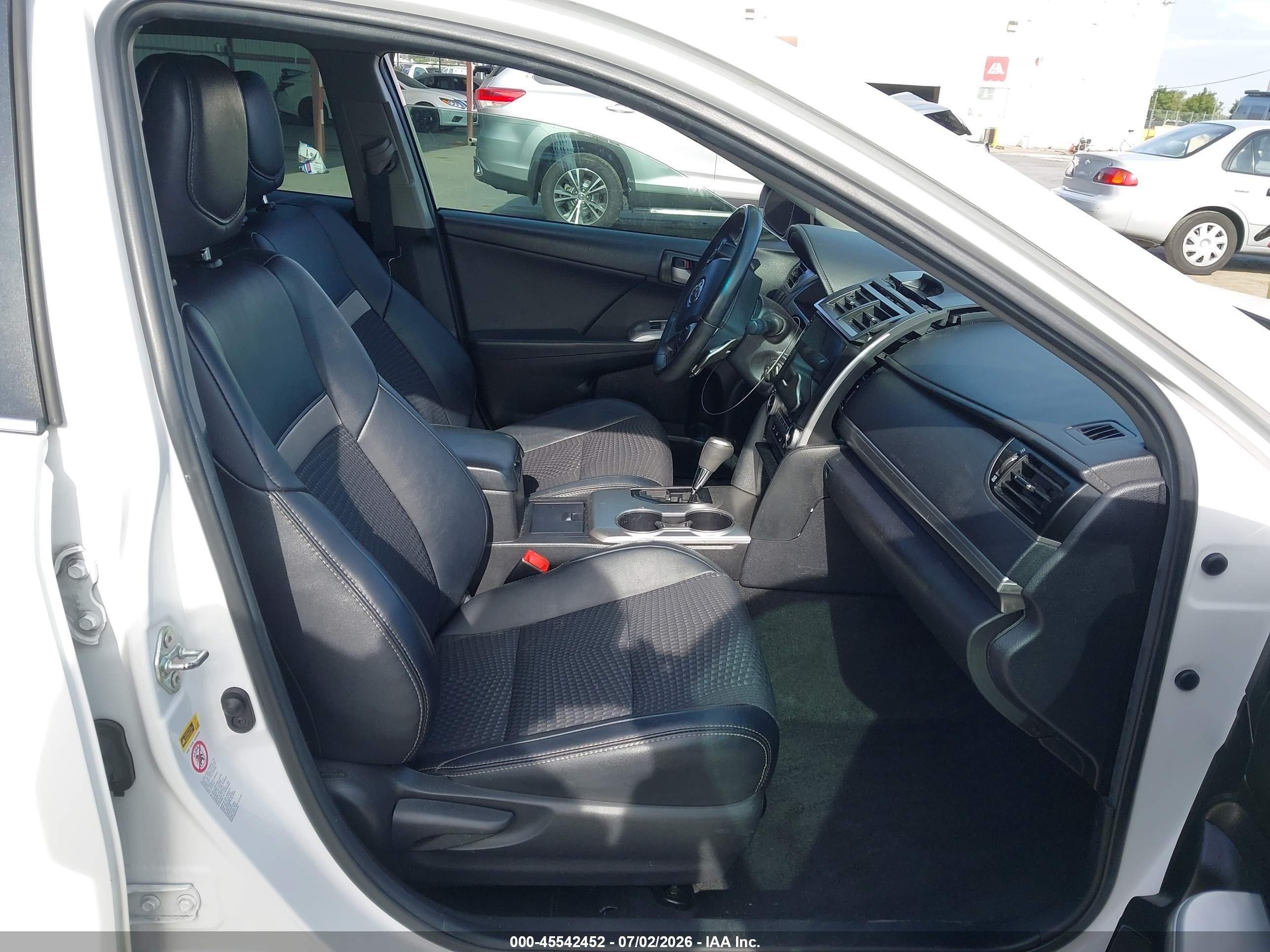 2014 Toyota Camry Se White vin: 4T1BF1FK4EU801354