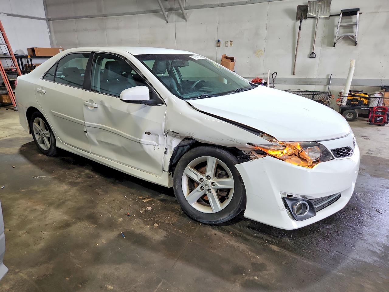 2014 Toyota Camry Se White vin: 4T1BF1FK4EU809776