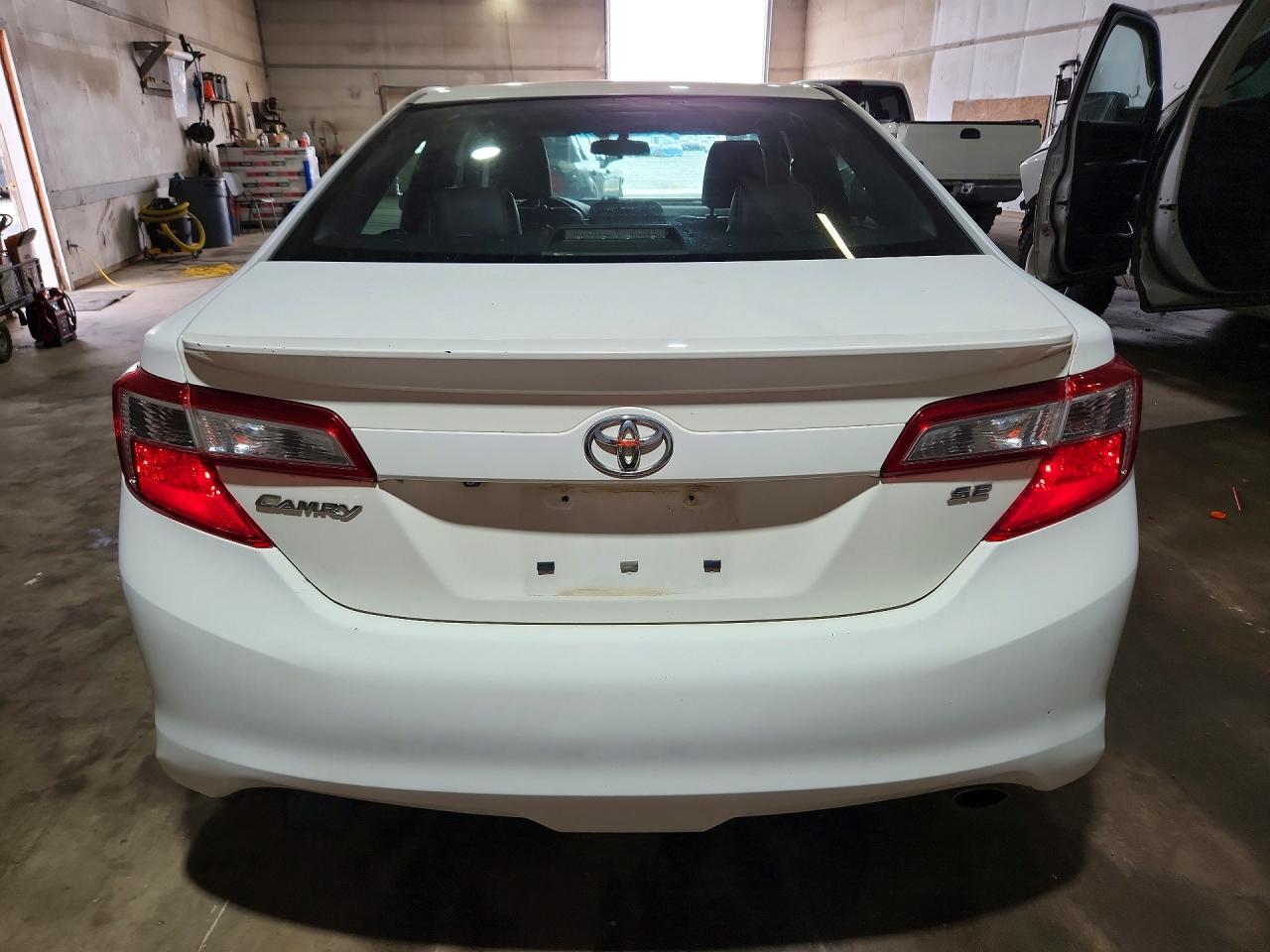 2014 Toyota Camry Se White vin: 4T1BF1FK4EU809776