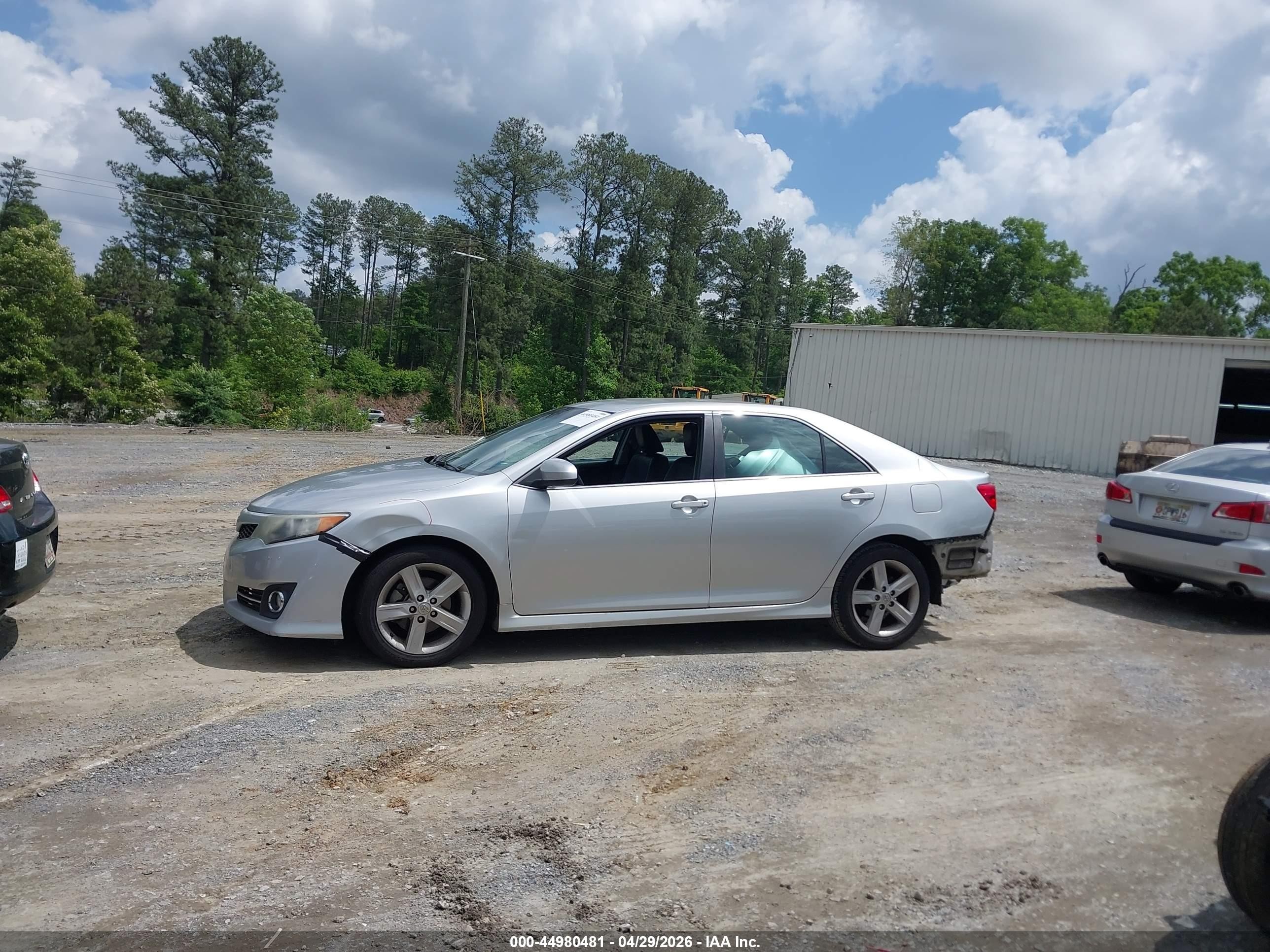 2014 Toyota Camry Se Серебряный vin: 4T1BF1FK4EU810930