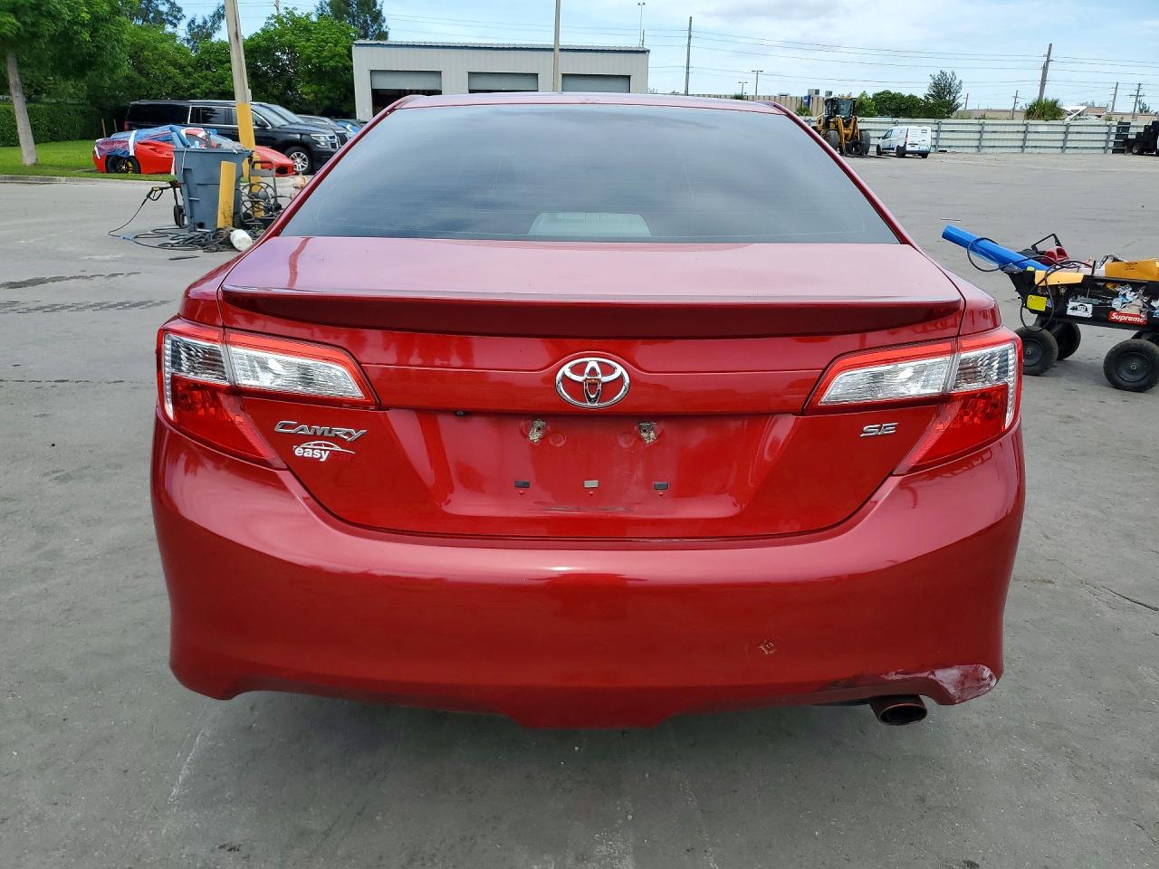 2014 Toyota Camry Se Red vin: 4T1BF1FK4EU834015