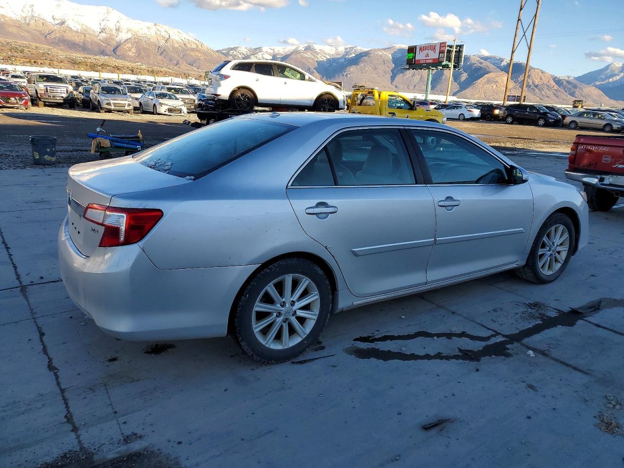 2014 Toyota Camry Silver vin: 4T1BF1FK4EU834323