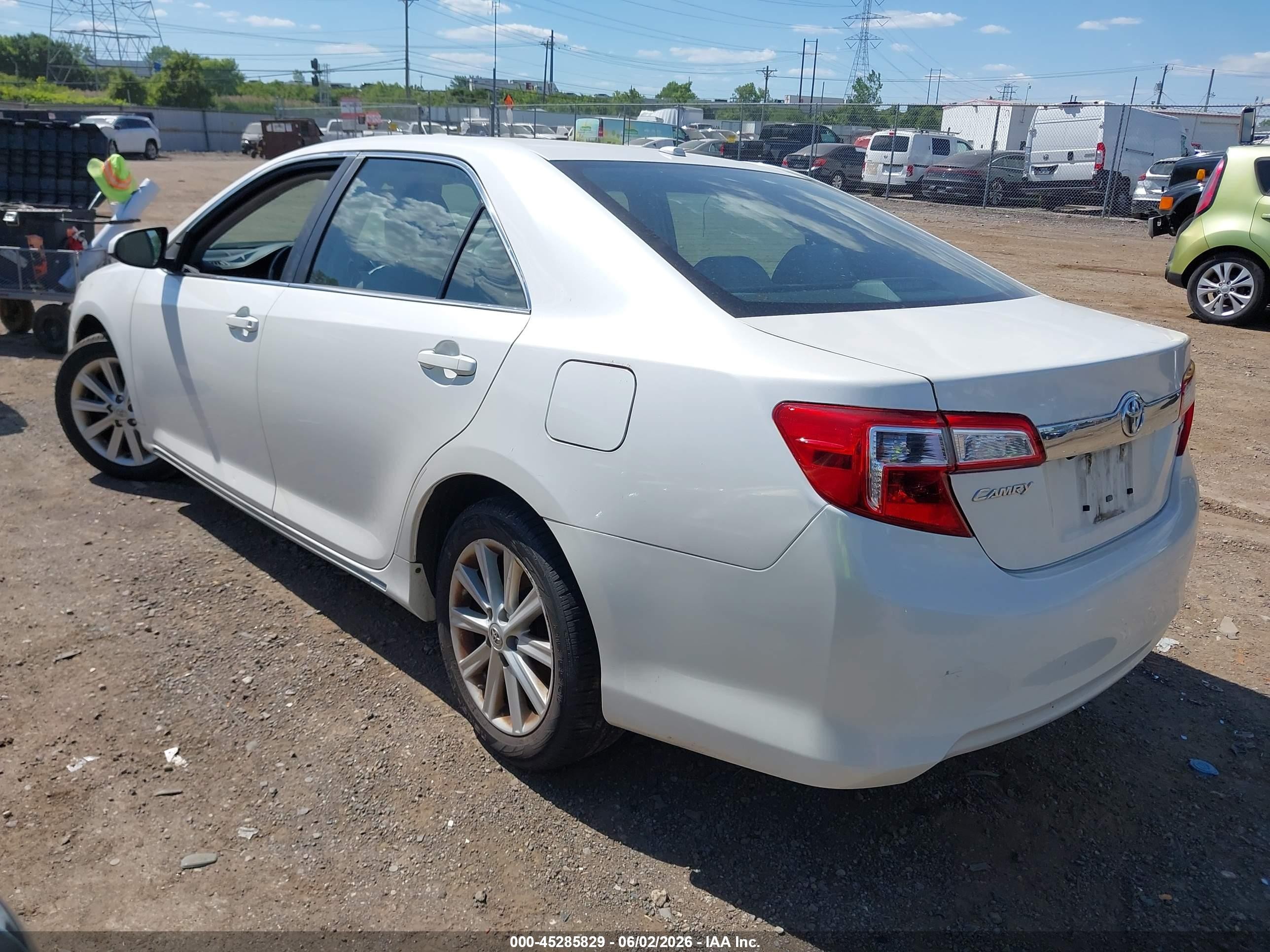 2014 Toyota Camry Xle White vin: 4T1BF1FK4EU857164
