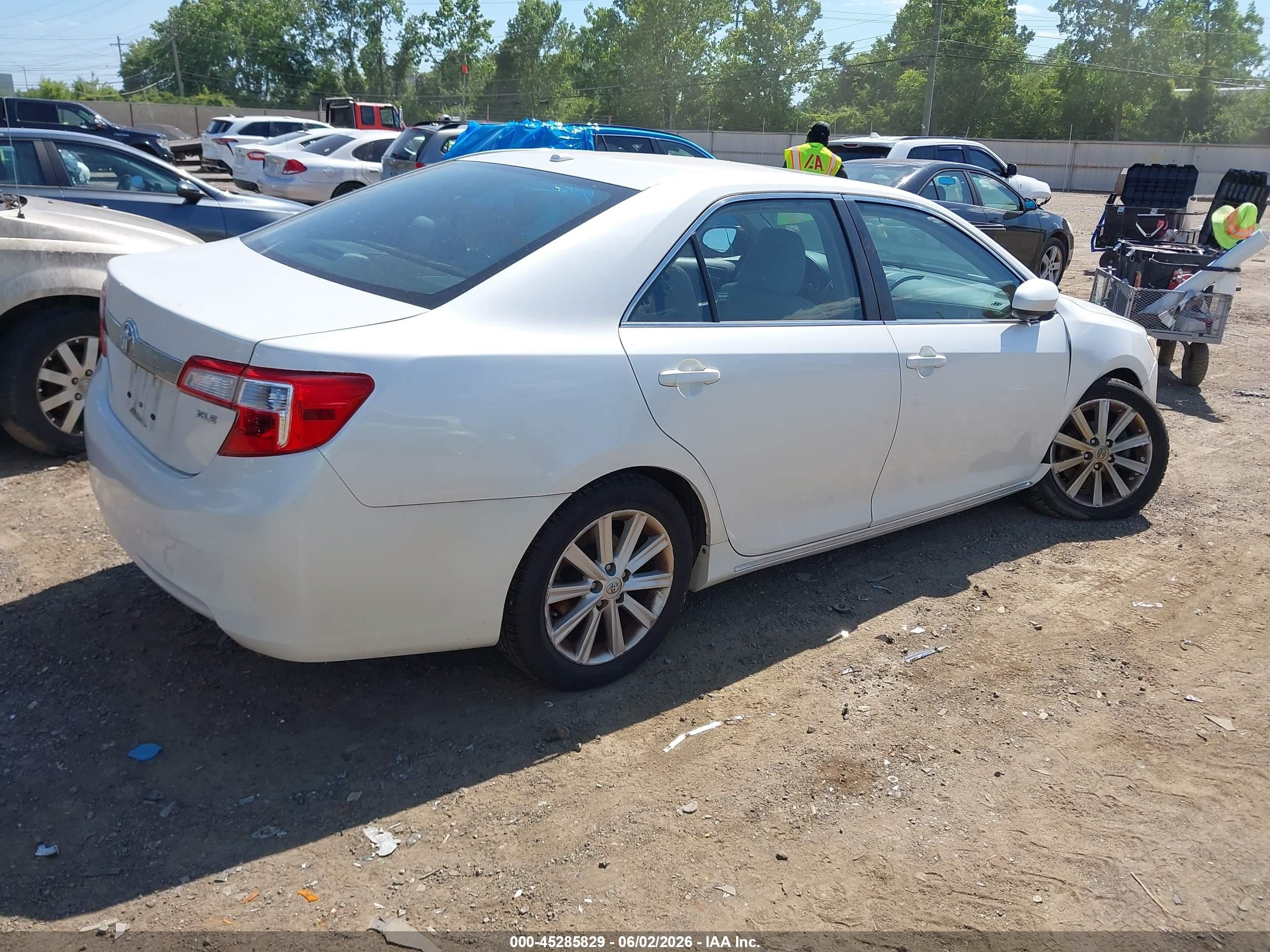 2014 Toyota Camry Xle White vin: 4T1BF1FK4EU857164