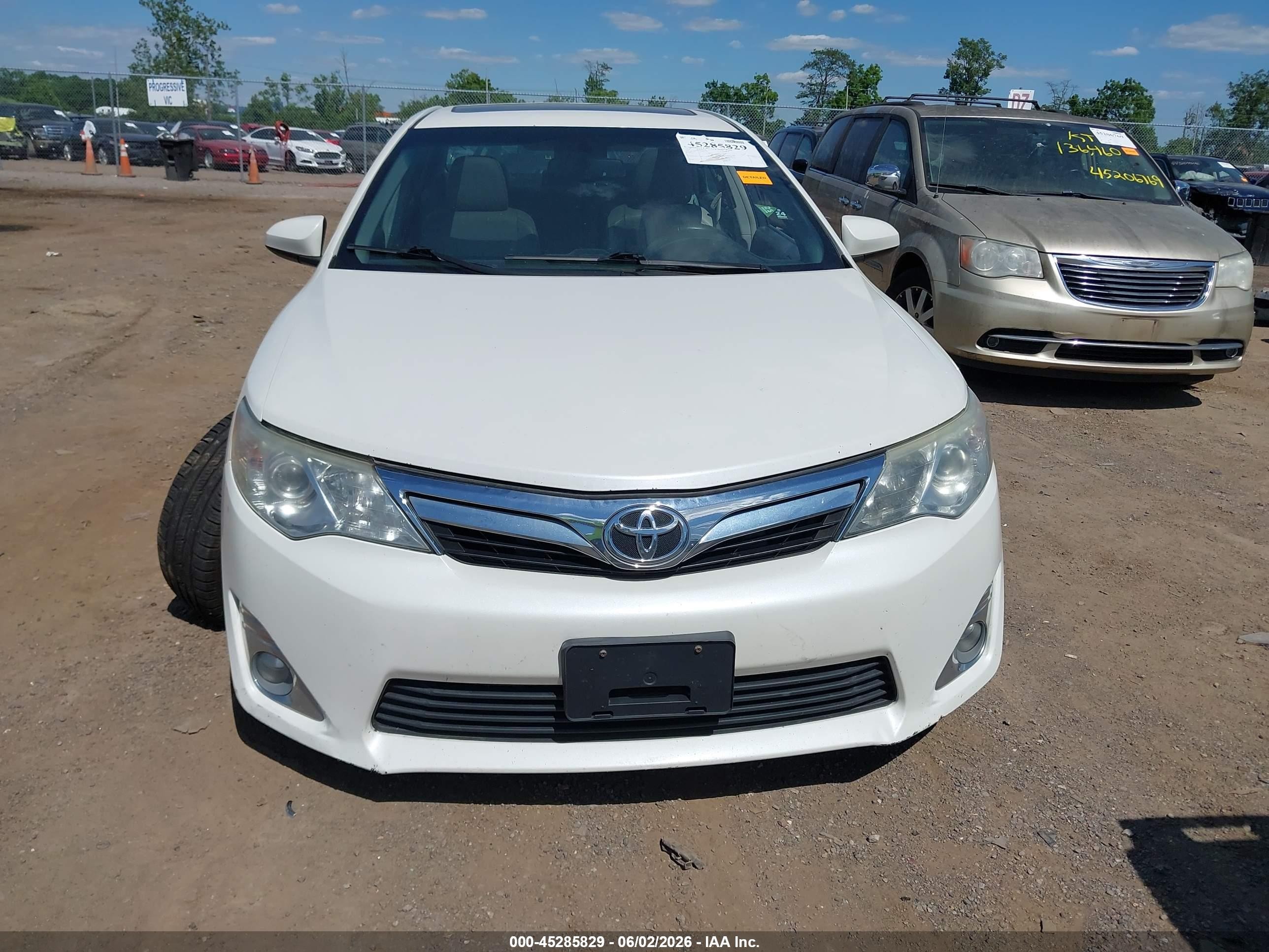 2014 Toyota Camry Xle White vin: 4T1BF1FK4EU857164