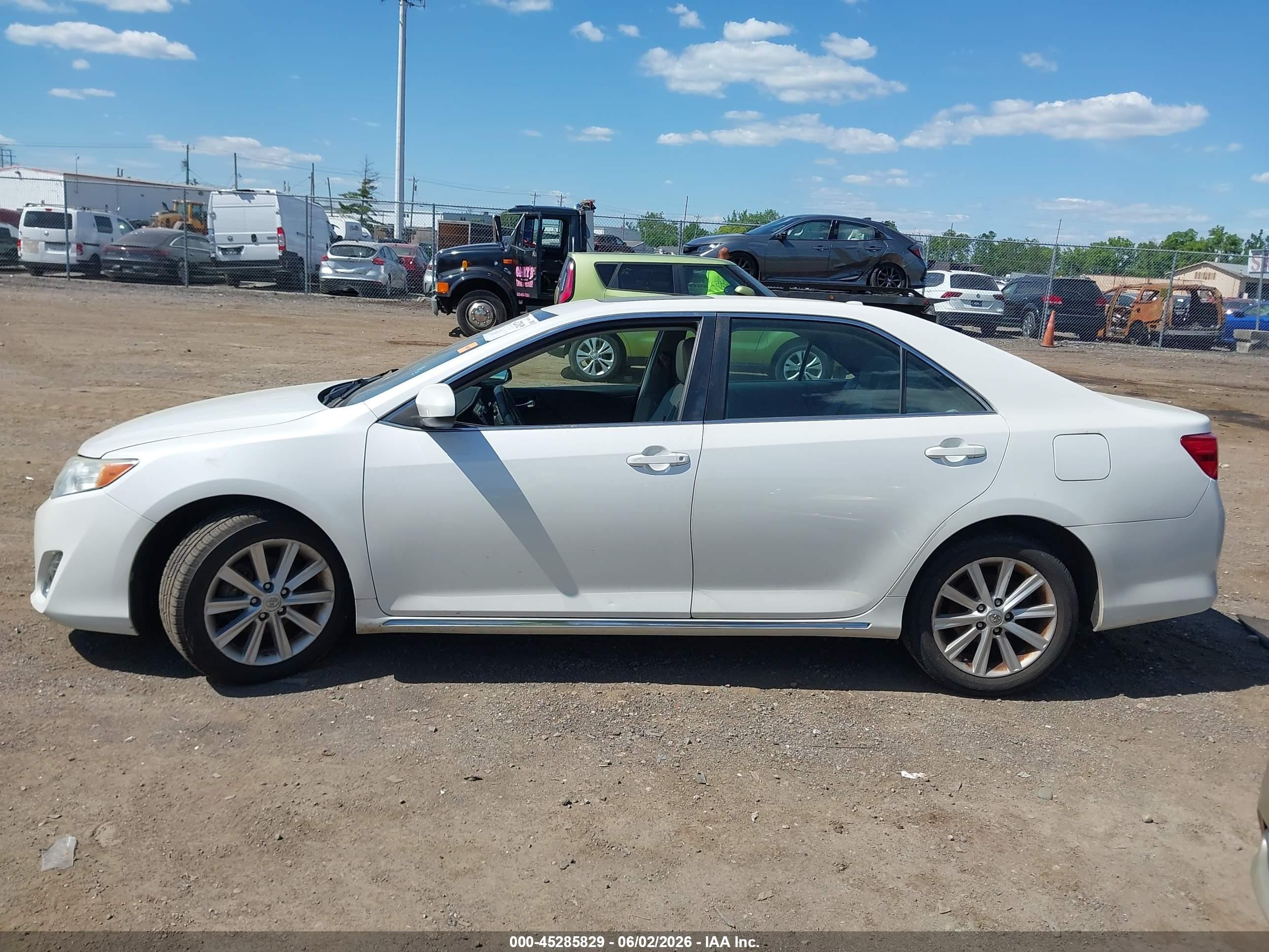 2014 Toyota Camry Xle White vin: 4T1BF1FK4EU857164