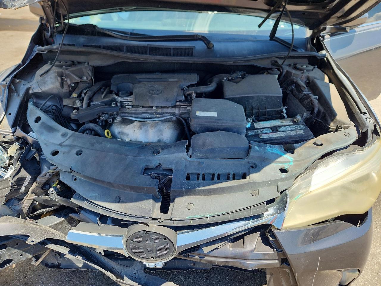 2015 Toyota Camry Le Gray vin: 4T1BF1FK4FU018889