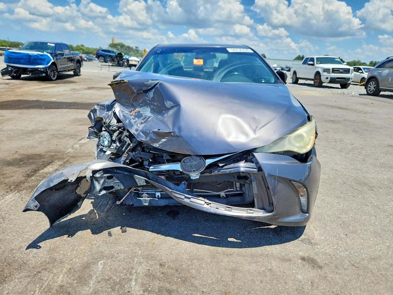 2015 Toyota Camry Le Gray vin: 4T1BF1FK4FU018889