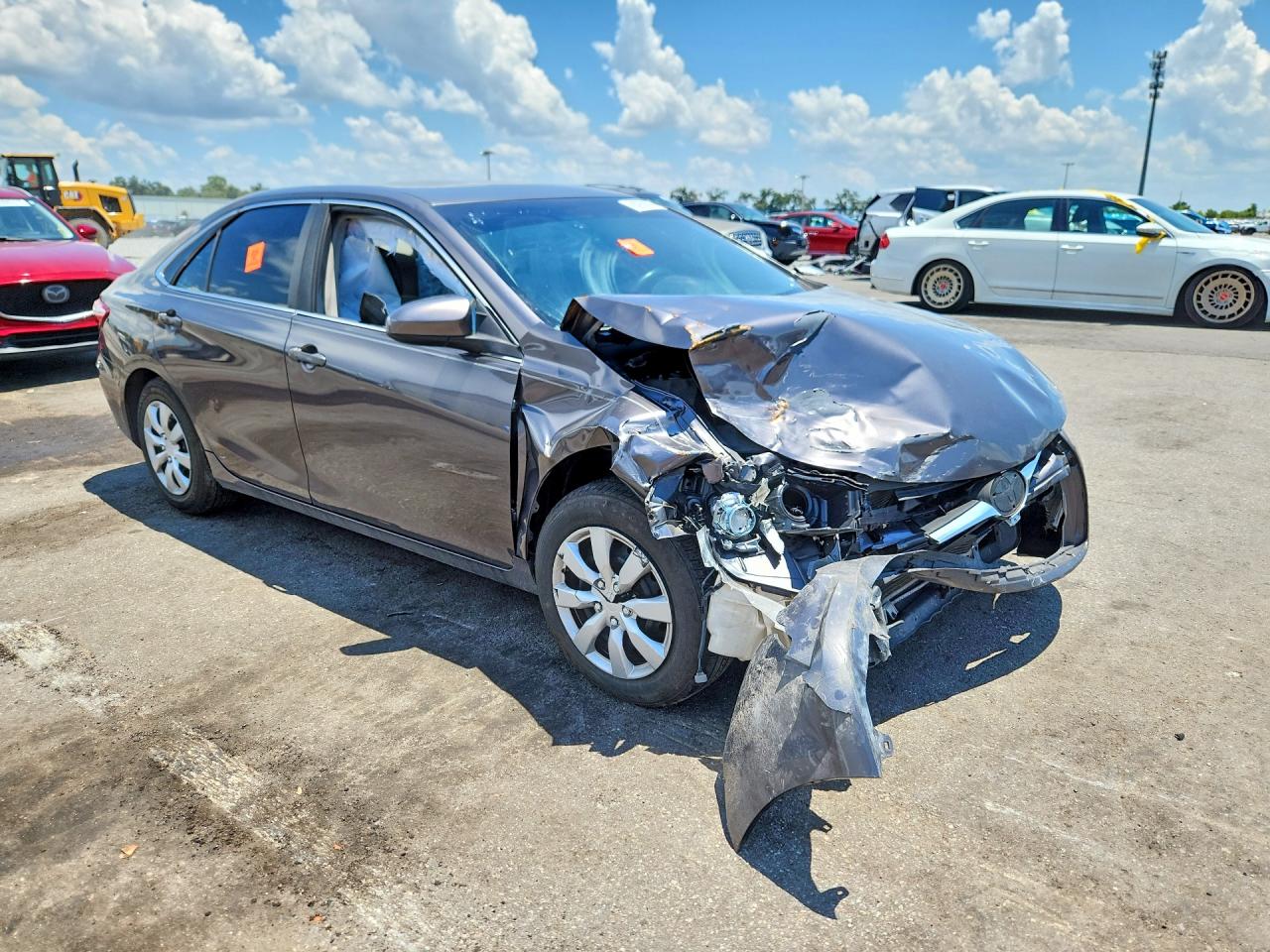 2015 Toyota Camry Le Gray vin: 4T1BF1FK4FU018889