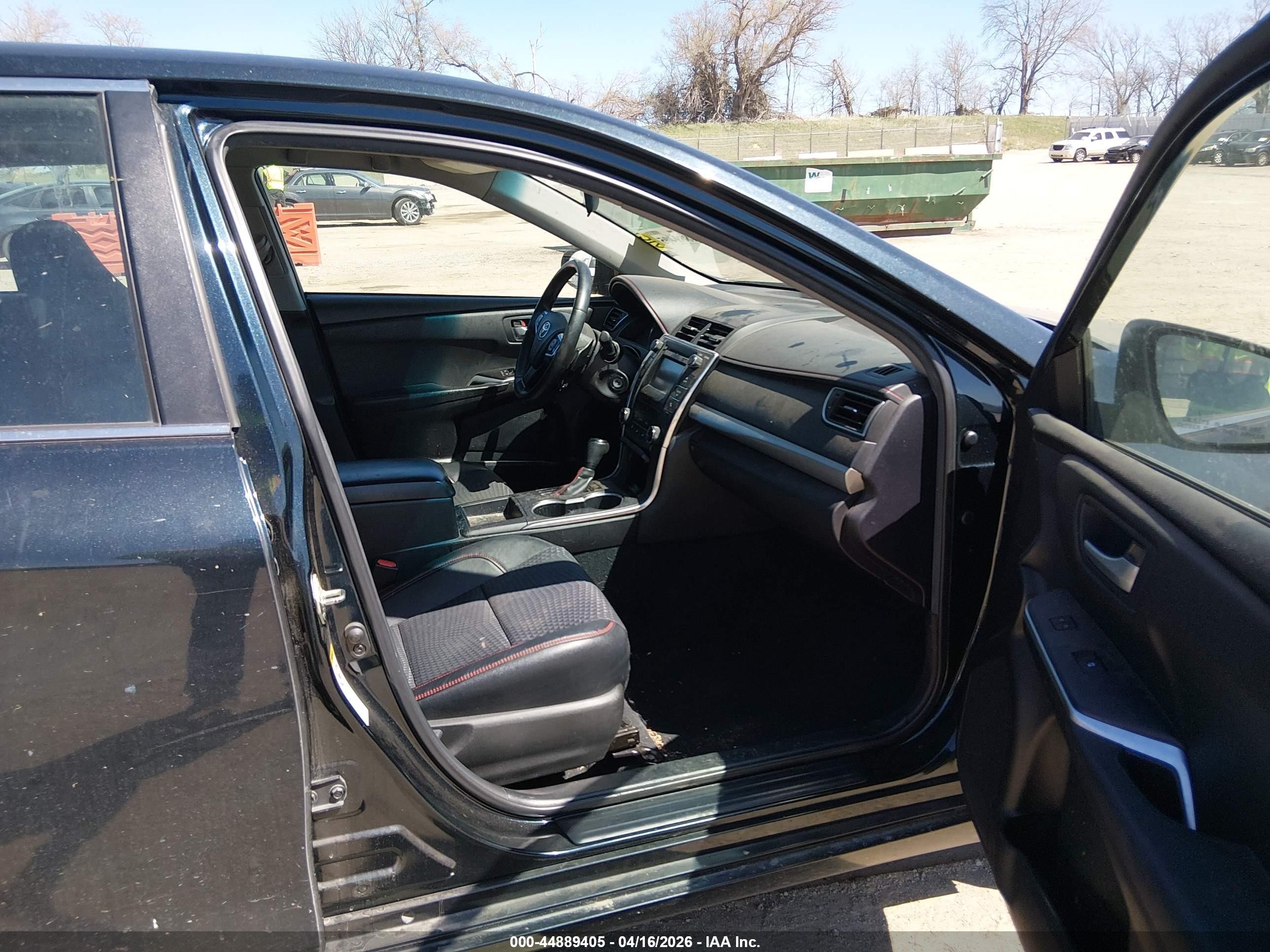 2015 Toyota Camry Se Navy vin: 4T1BF1FK4FU022845