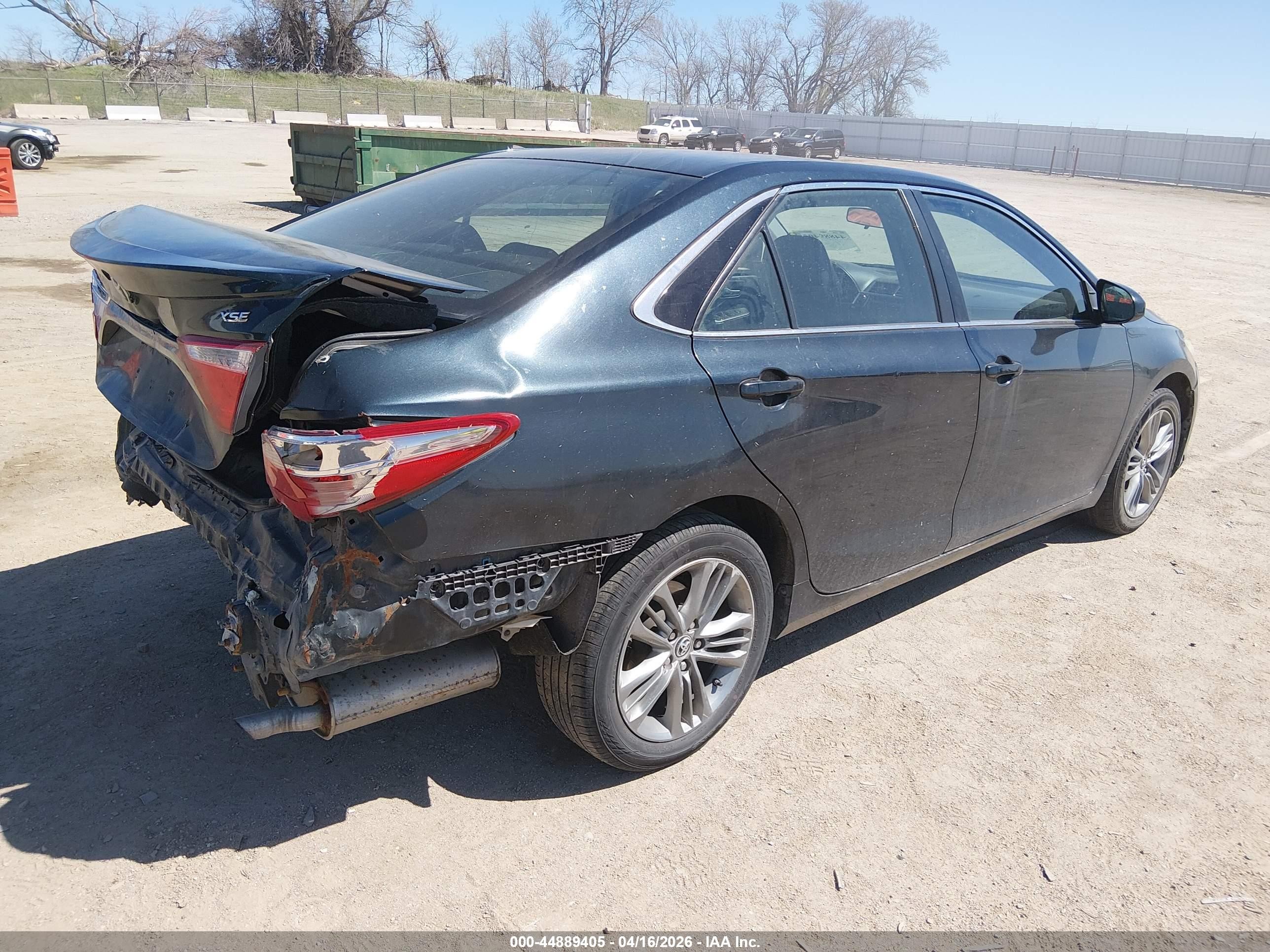 2015 Toyota Camry Se Navy vin: 4T1BF1FK4FU022845