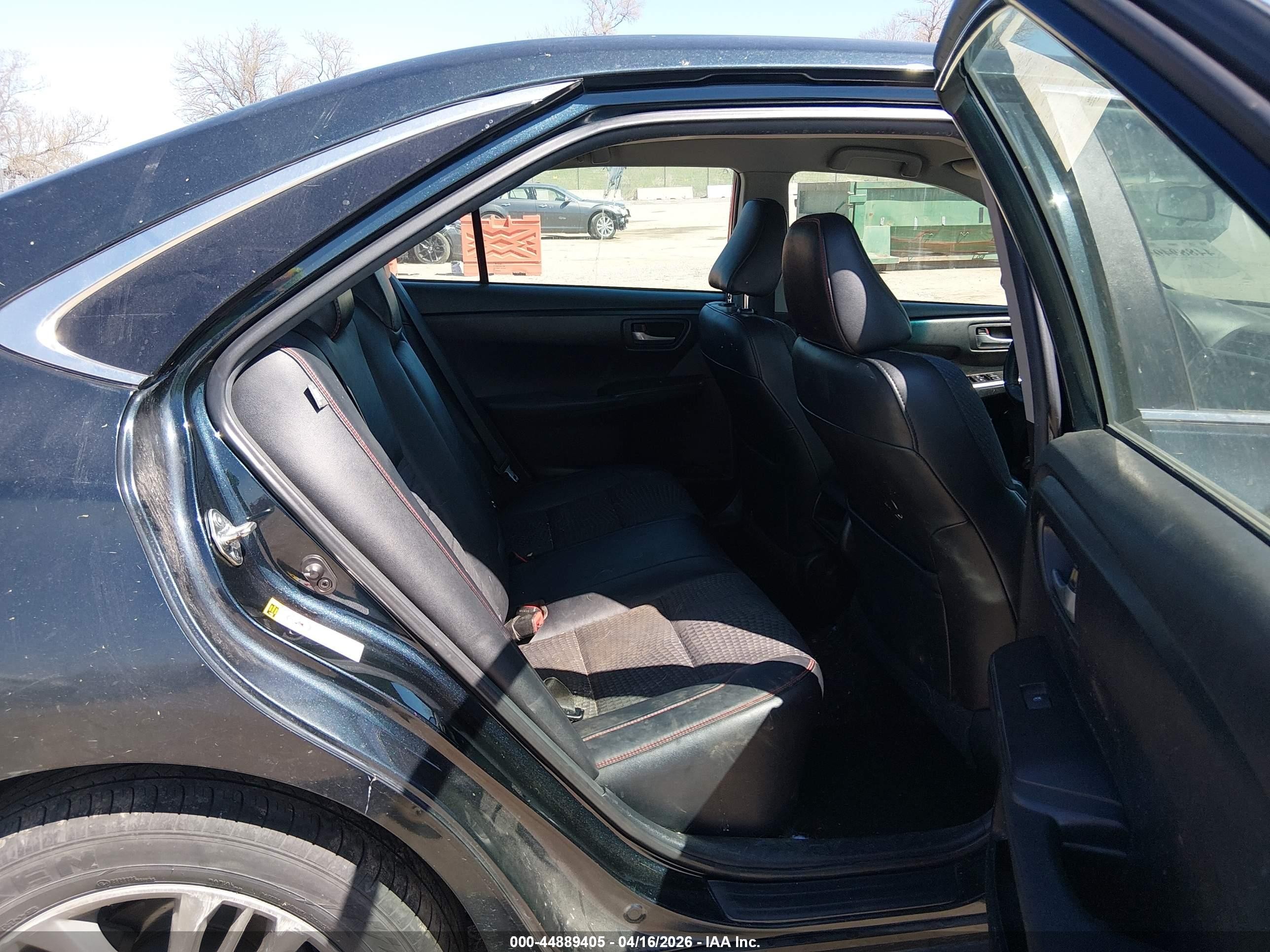 2015 Toyota Camry Se Navy vin: 4T1BF1FK4FU022845