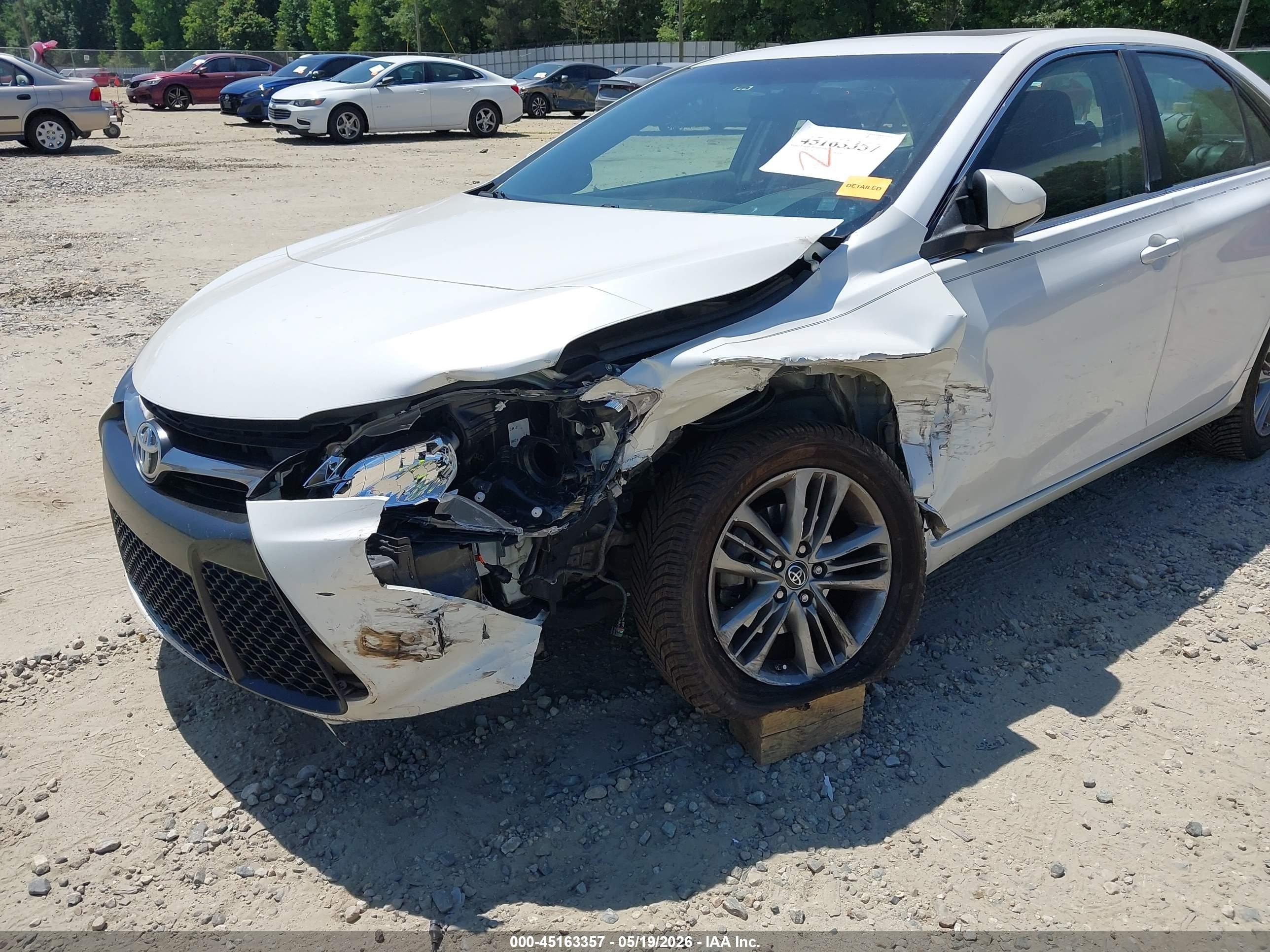 2015 Toyota Camry Se White vin: 4T1BF1FK4FU027365