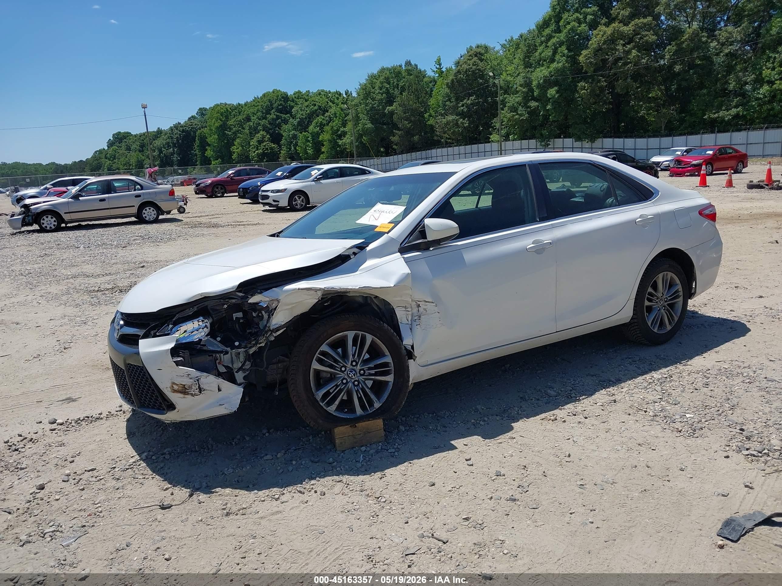 2015 Toyota Camry Se White vin: 4T1BF1FK4FU027365